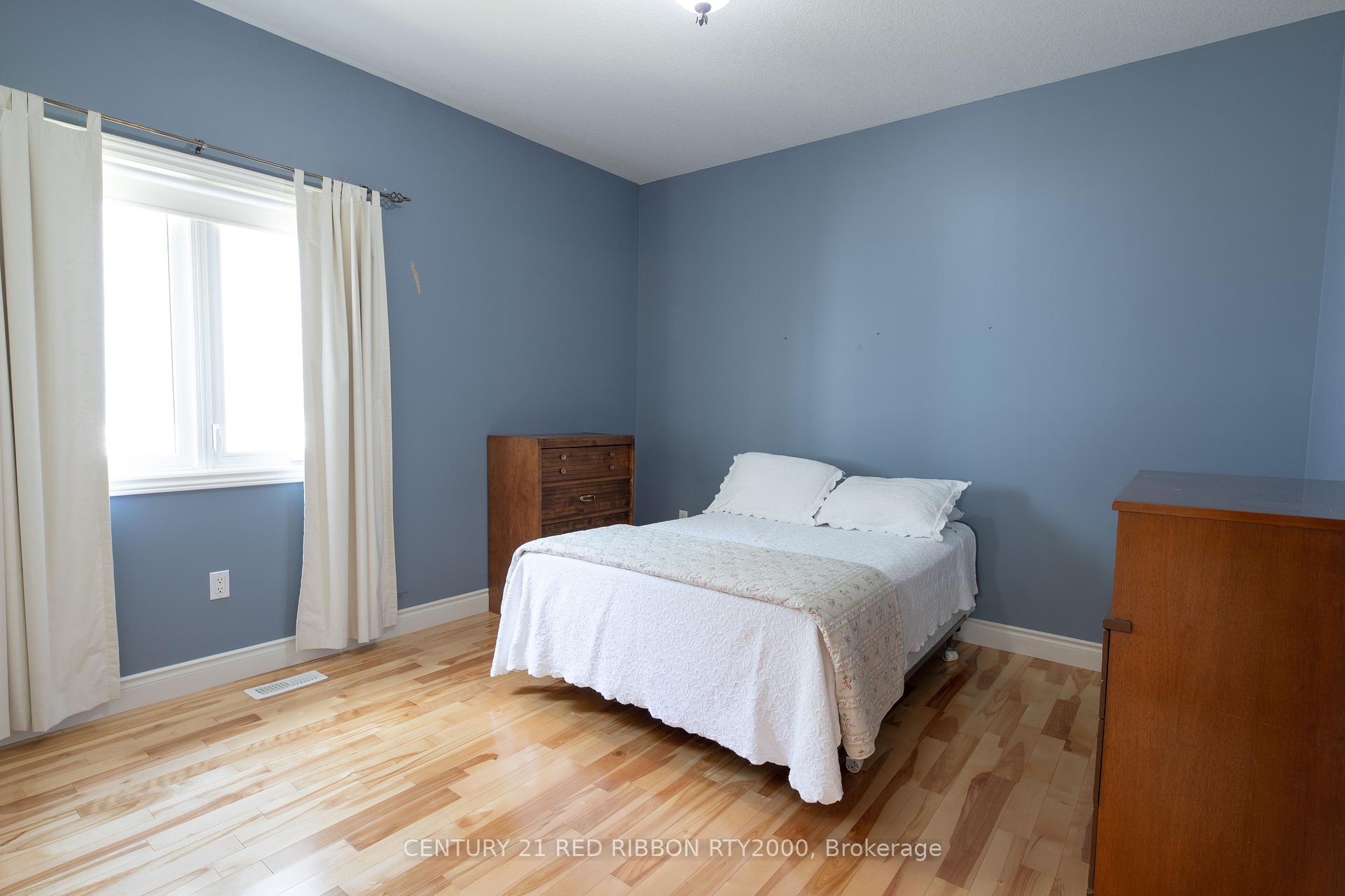 Photo 23 of 258 Deruiter Drive, Strathroy-Caradoc, NE — HOMEH