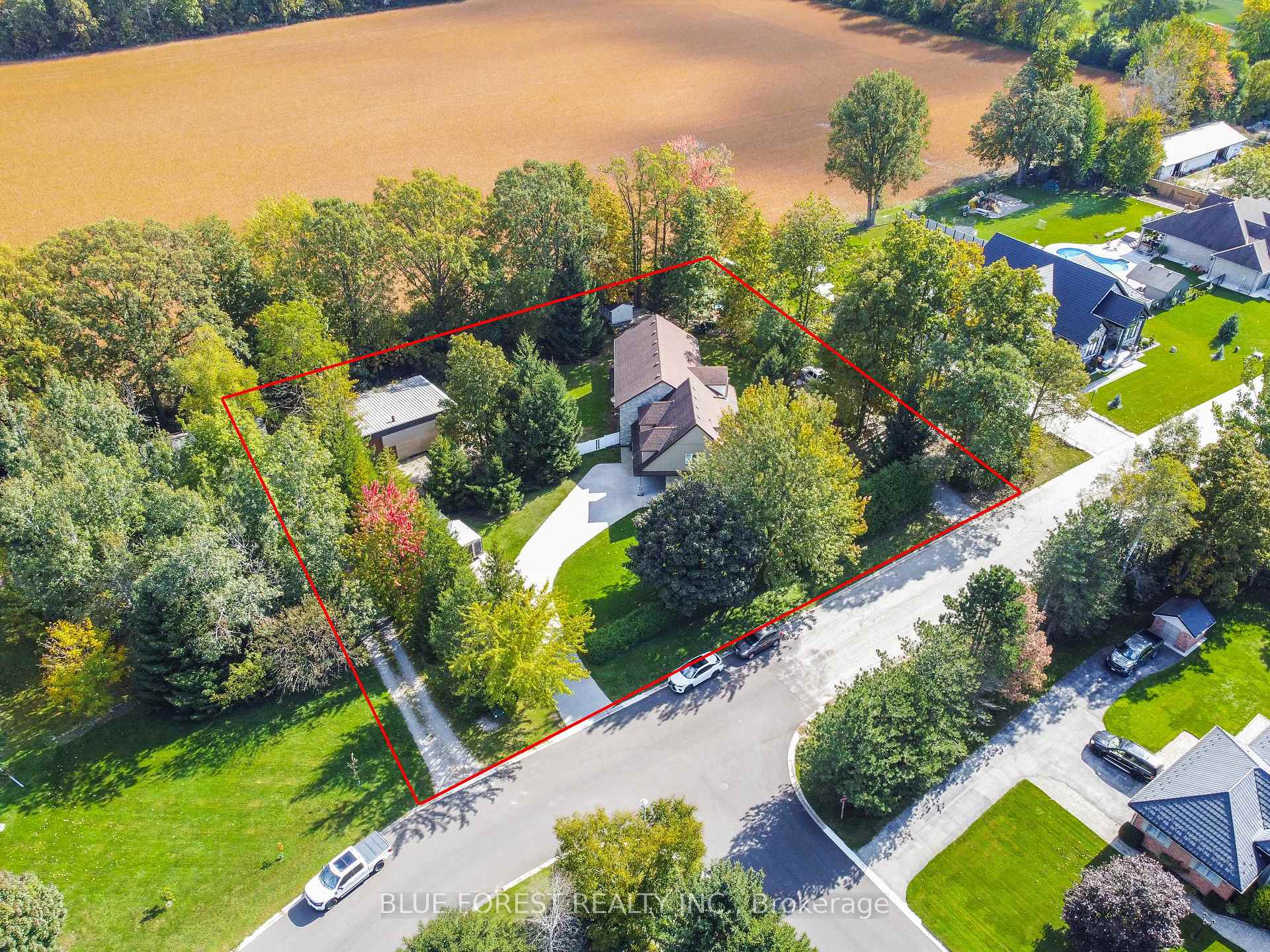 Photo 1 of 28 Golf Drive, Thames Centre, Nilestown — HOMEH