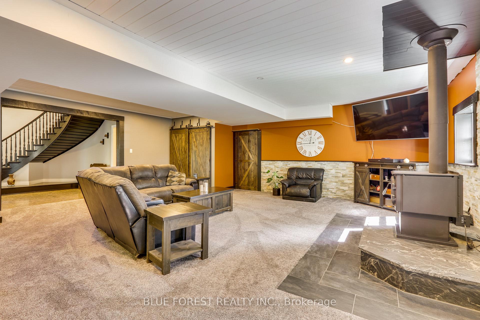 Photo 6 of 28 Golf Drive, Thames Centre, Nilestown — HOMEH