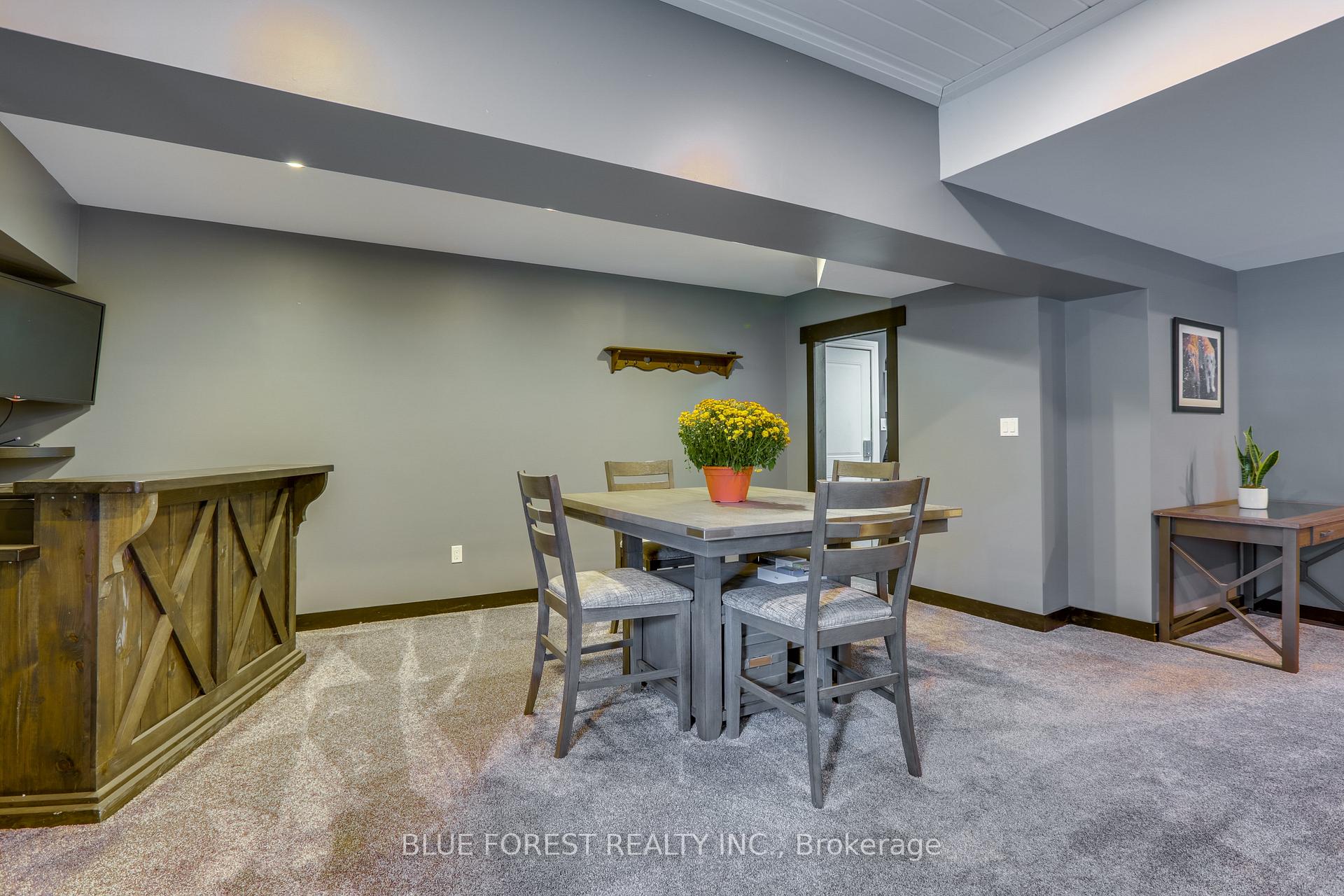 Photo 7 of 28 Golf Drive, Thames Centre, Nilestown — HOMEH