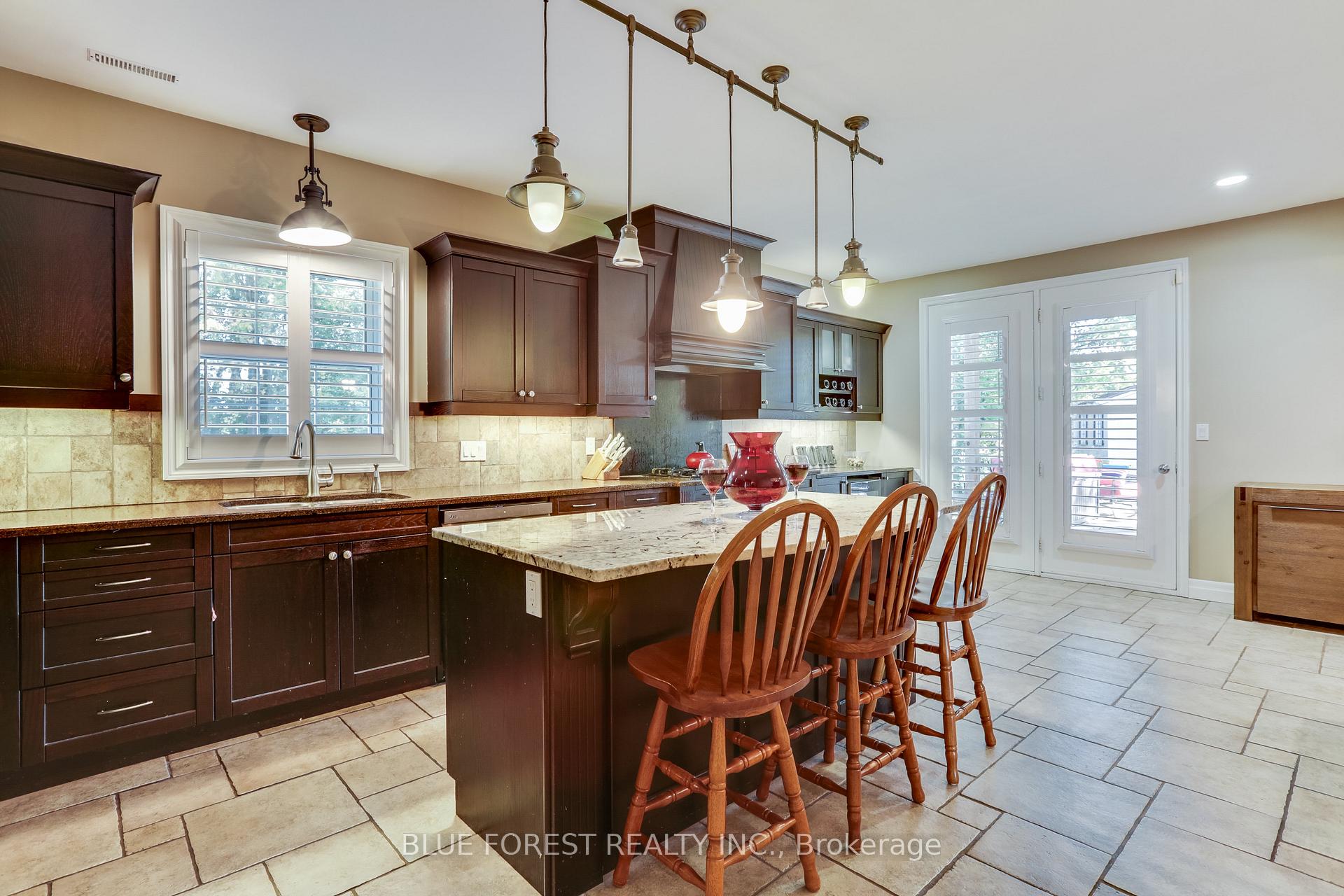 Photo 8 of 28 Golf Drive, Thames Centre, Nilestown — HOMEH