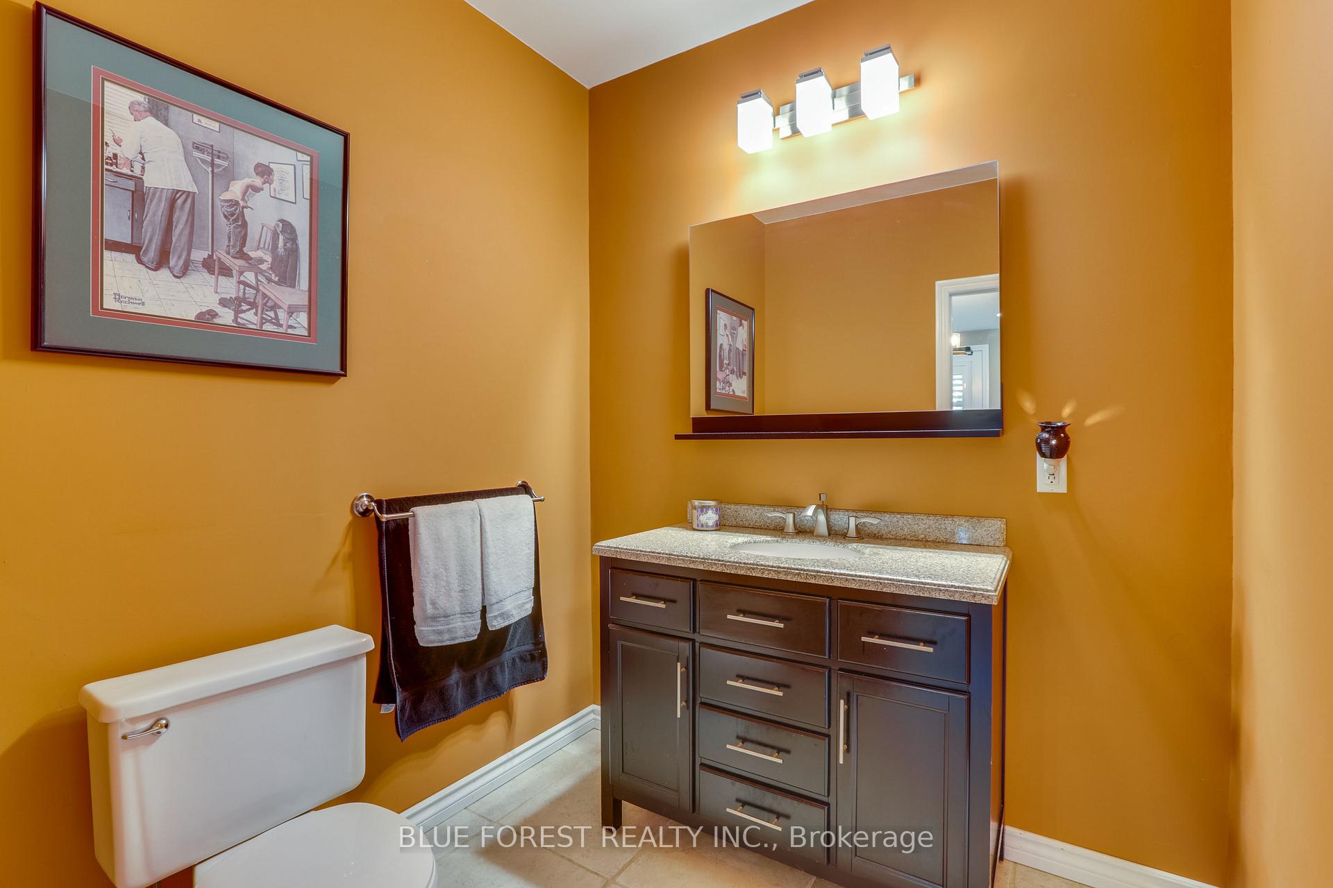 Photo 12 of 28 Golf Drive, Thames Centre, Nilestown — HOMEH