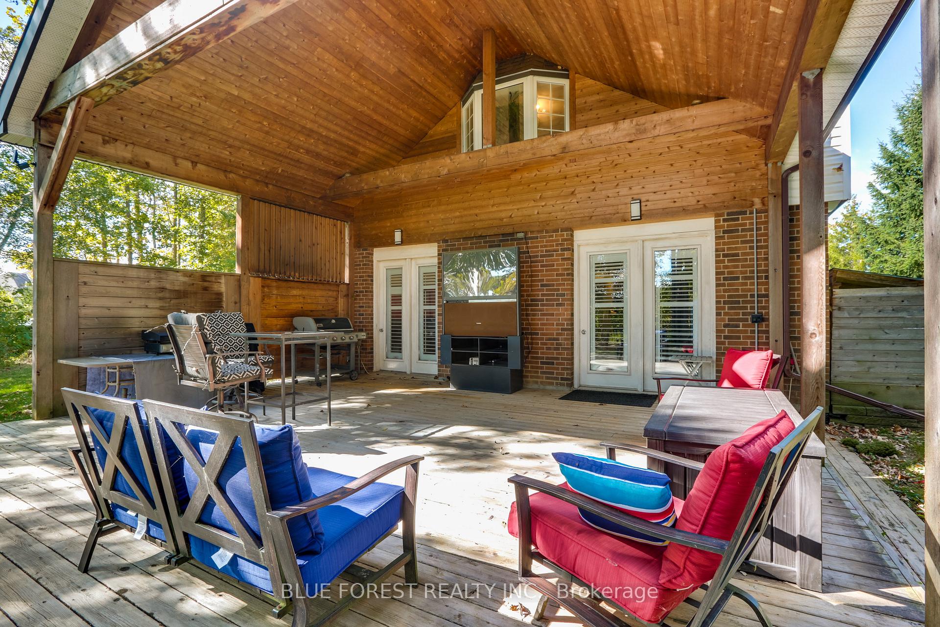 Photo 14 of 28 Golf Drive, Thames Centre, Nilestown — HOMEH