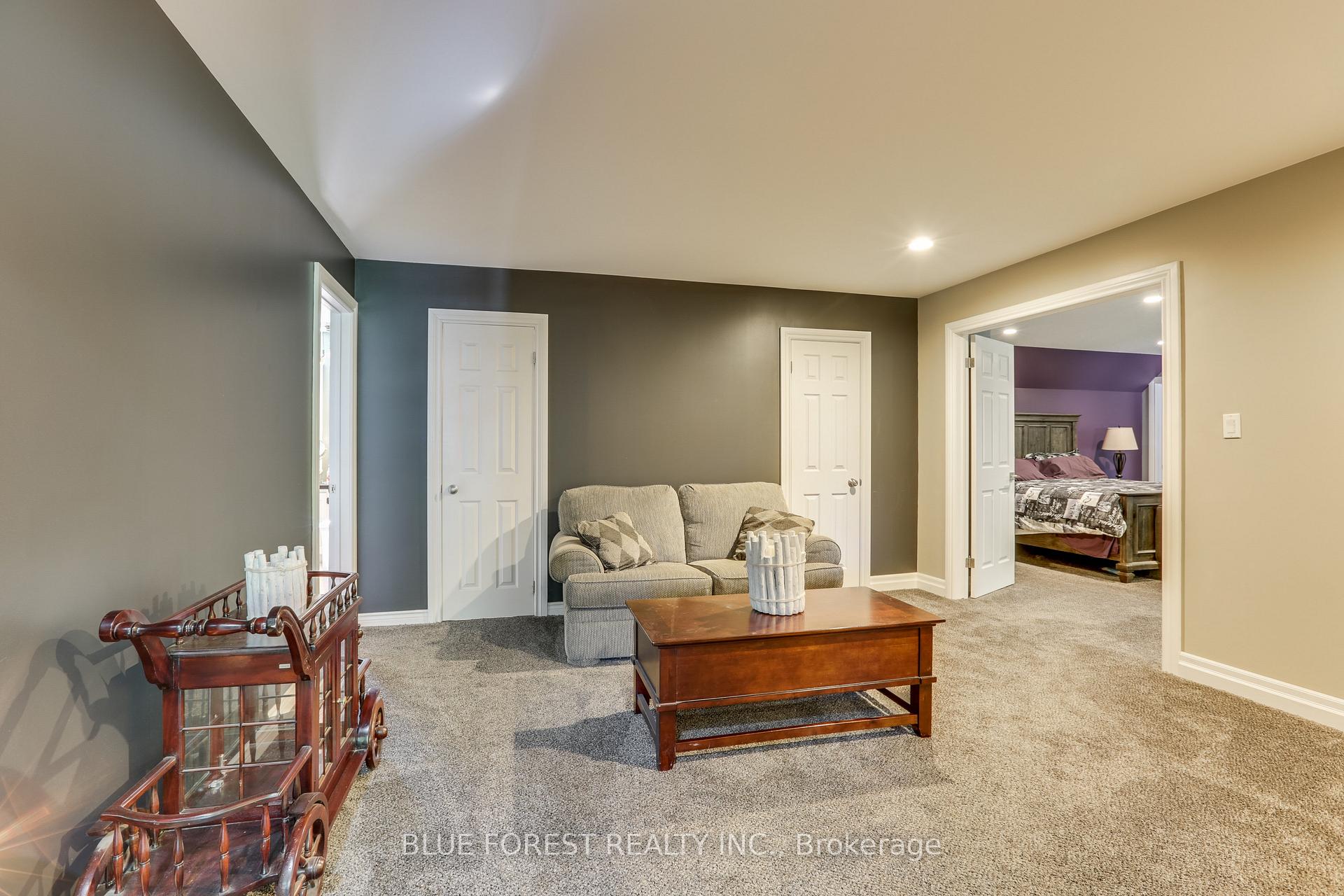 Photo 19 of 28 Golf Drive, Thames Centre, Nilestown — HOMEH