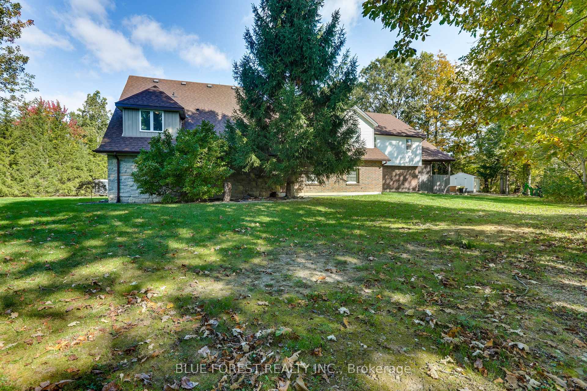 Photo 31 of 28 Golf Drive, Thames Centre, Nilestown — HOMEH