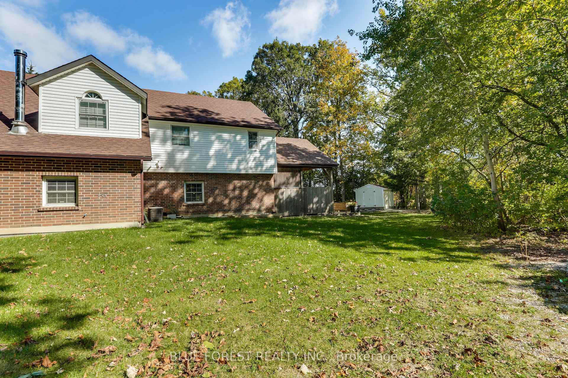 Photo 32 of 28 Golf Drive, Thames Centre, Nilestown — HOMEH