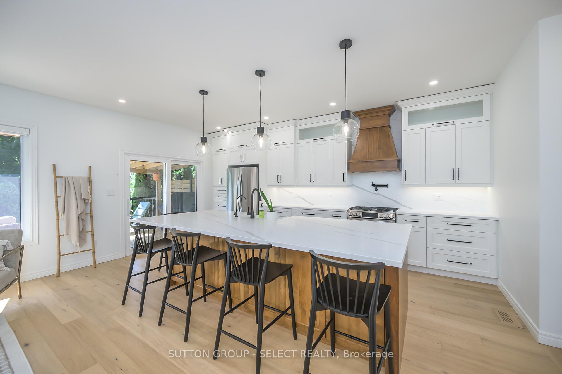 Photo 10 of 8663 Parkhouse Drive, Strathroy-Caradoc, Mount Brydges — HOMEH