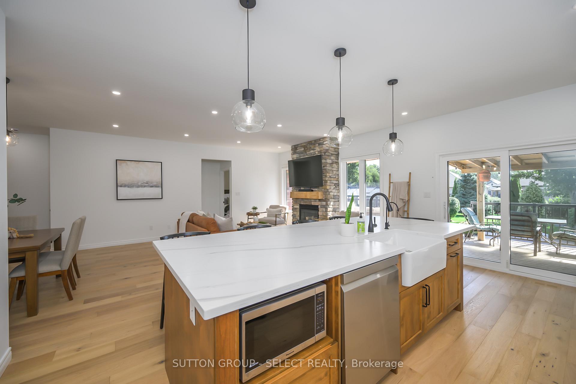 Photo 12 of 8663 Parkhouse Drive, Strathroy-Caradoc, Mount Brydges — HOMEH