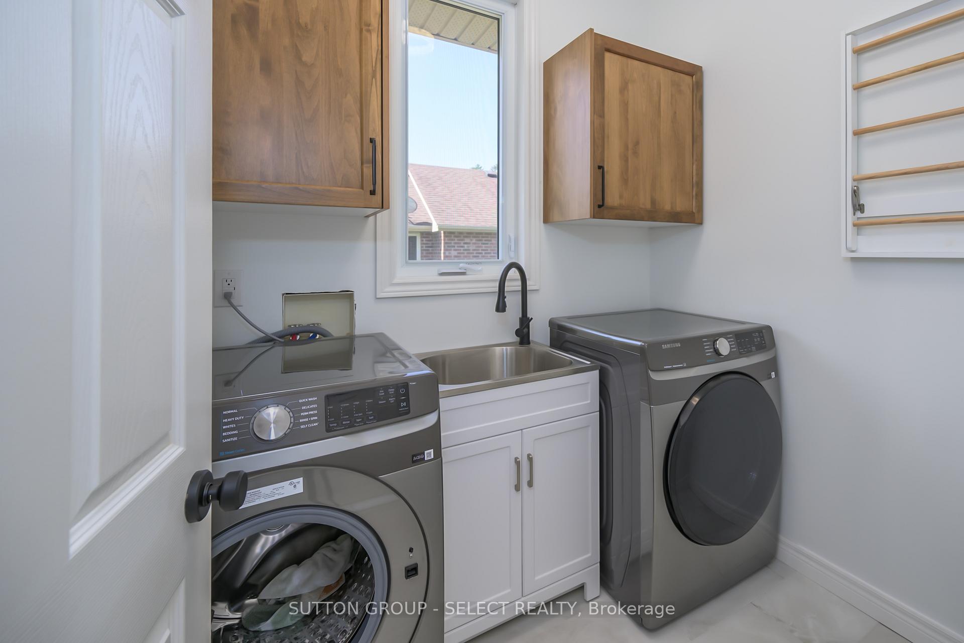 Photo 15 of 8663 Parkhouse Drive, Strathroy-Caradoc, Mount Brydges — HOMEH