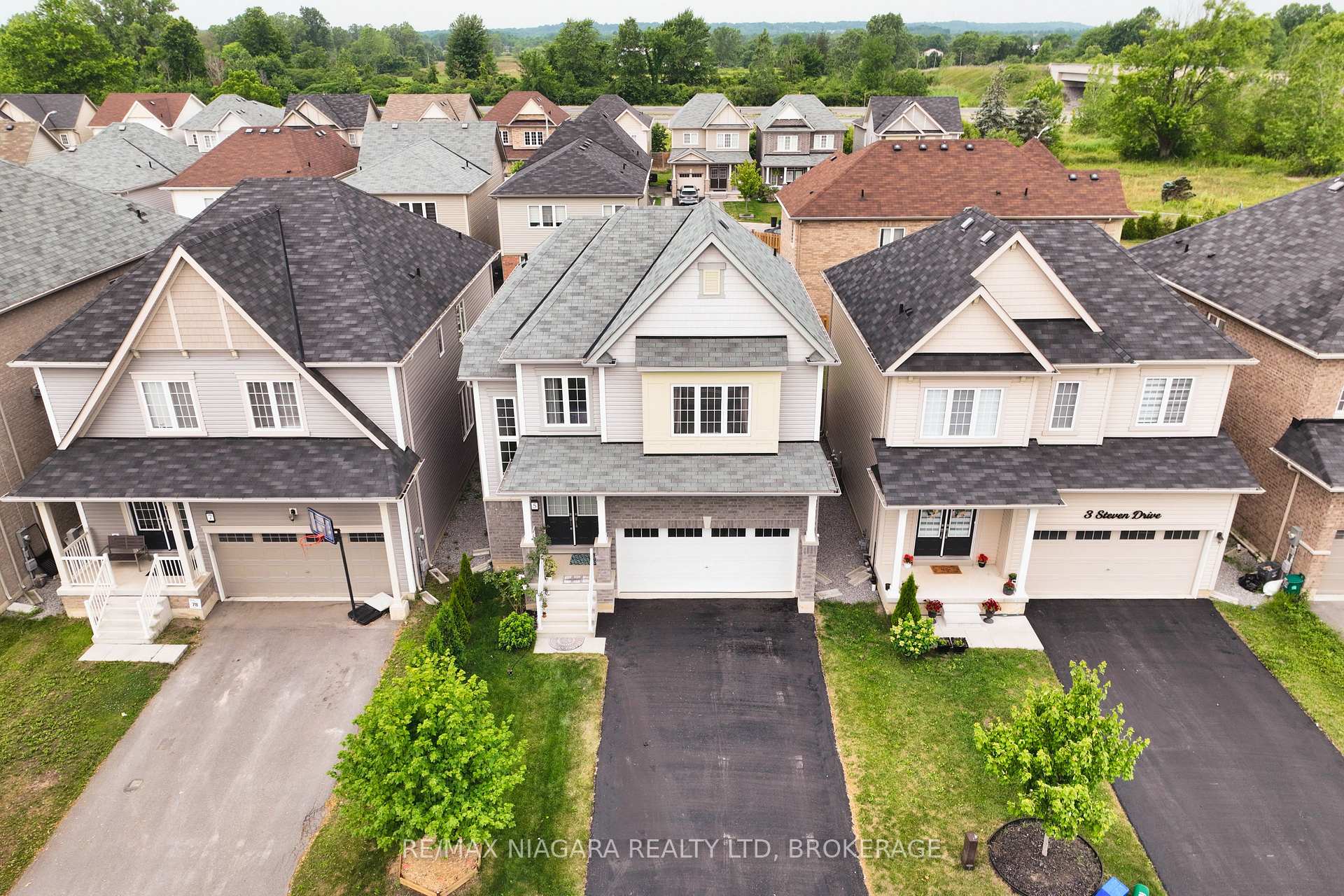 Photo 4 of 5 Steven Drive, Thorold, Hurricane/Merrittville — HOMEH
