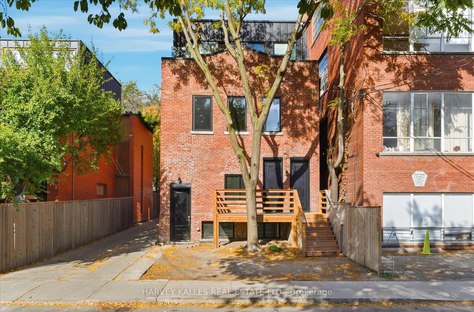 Front of Unit 2, 692 Richmond Street W