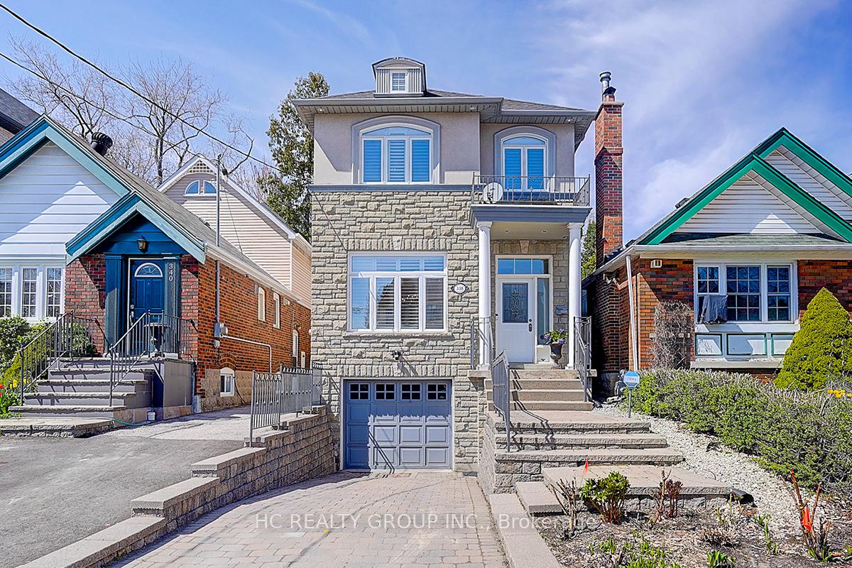 Front of 338 Fairlawn Avenue