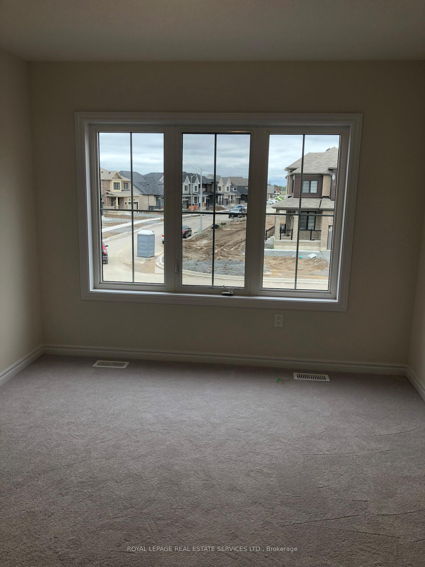 Photo 15 of 96 Explorer Way, Thorold, Rolling Meadows — HOMEH