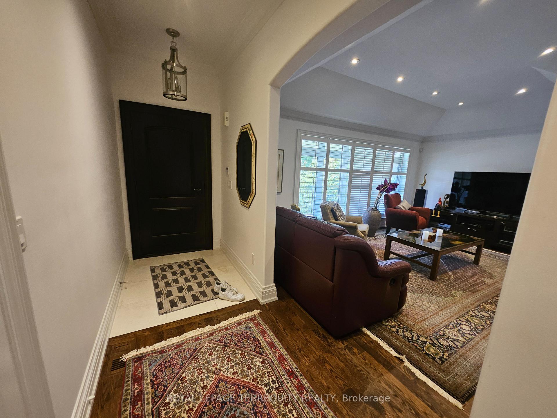 Photo 2 of 148 Viewmount Avenue, Toronto, Englemount-Lawrence — HOMEH