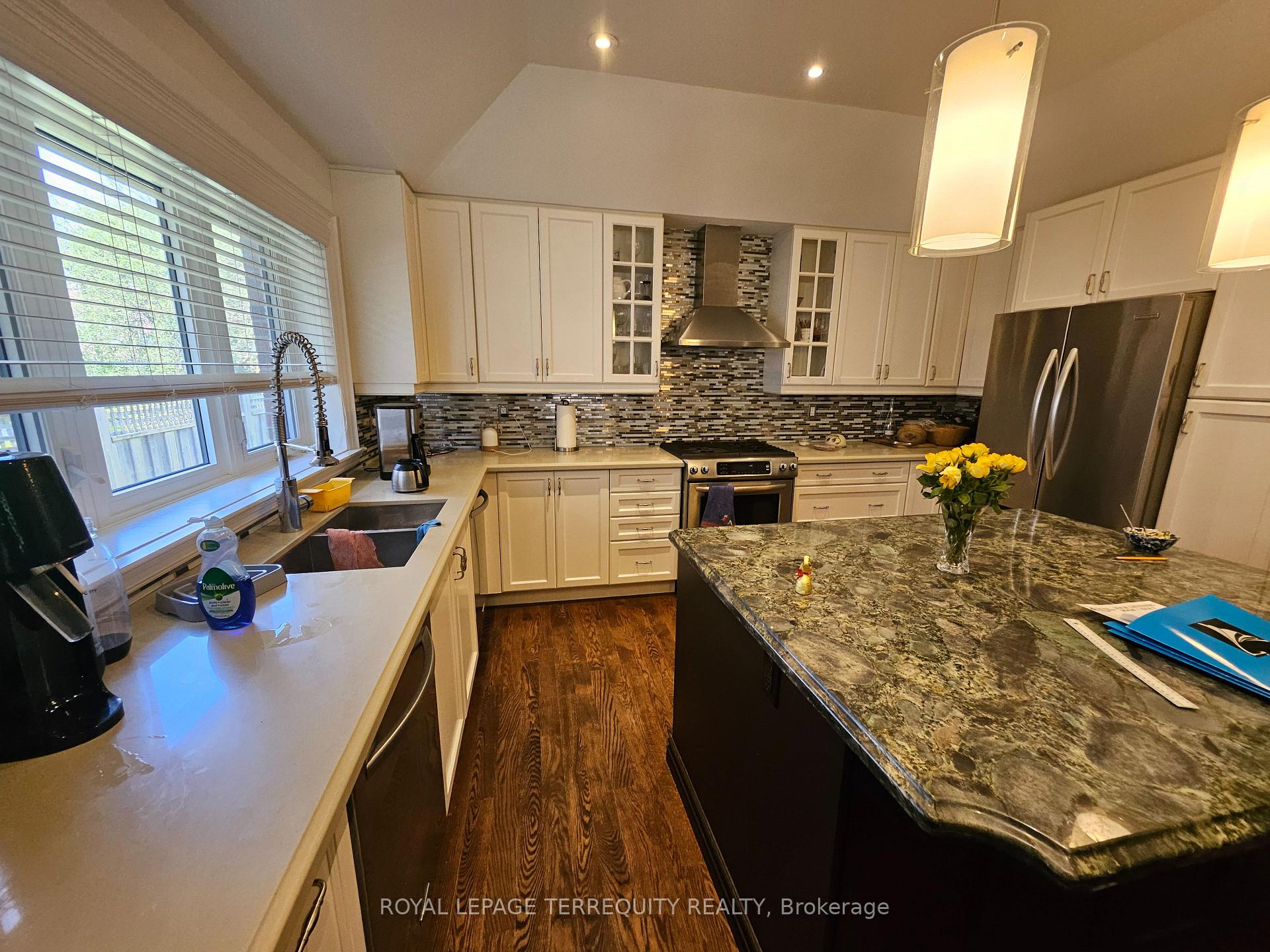 Photo 3 of 148 Viewmount Avenue, Toronto, Englemount-Lawrence — HOMEH