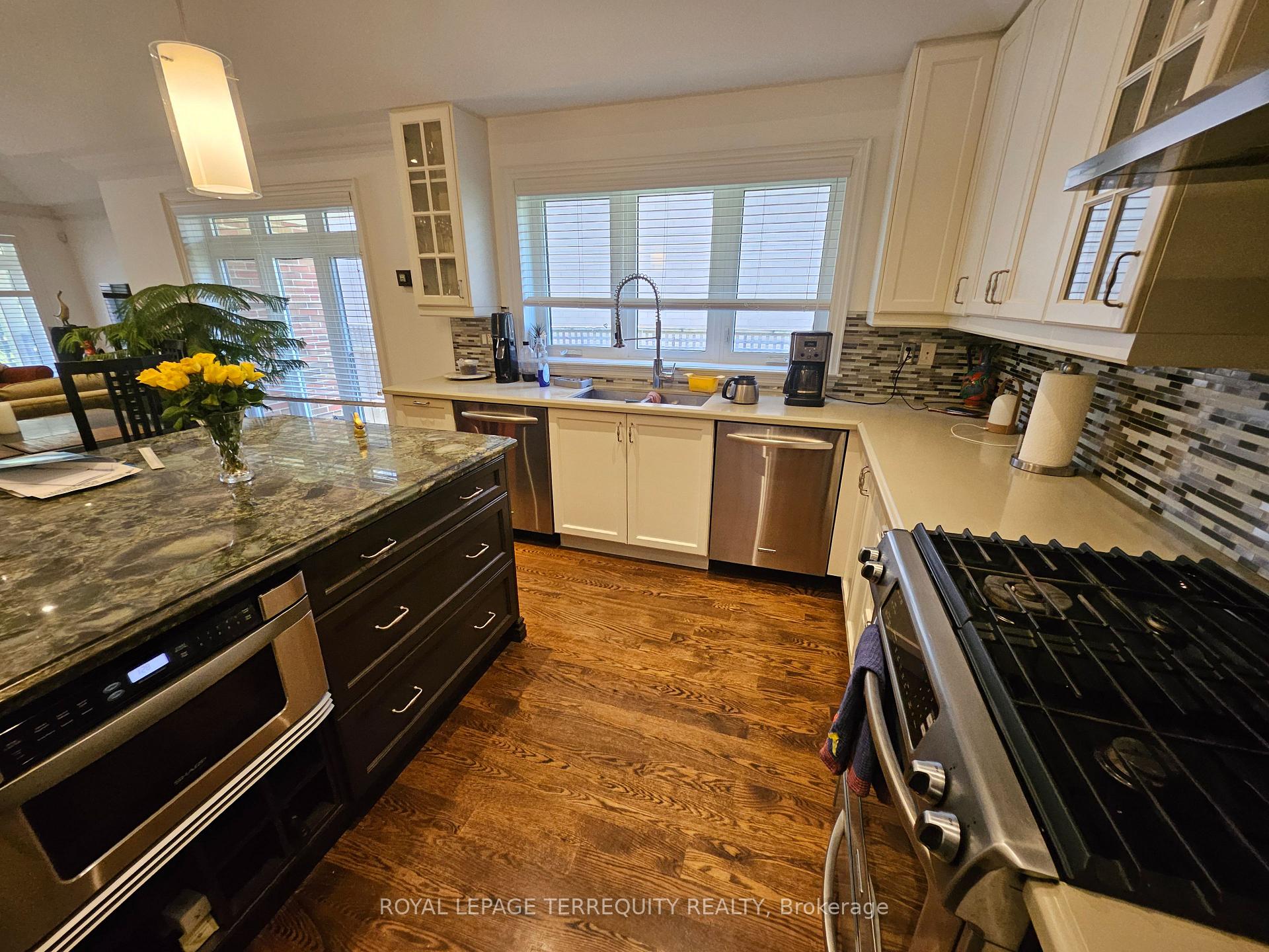 Photo 4 of 148 Viewmount Avenue, Toronto, Englemount-Lawrence — HOMEH