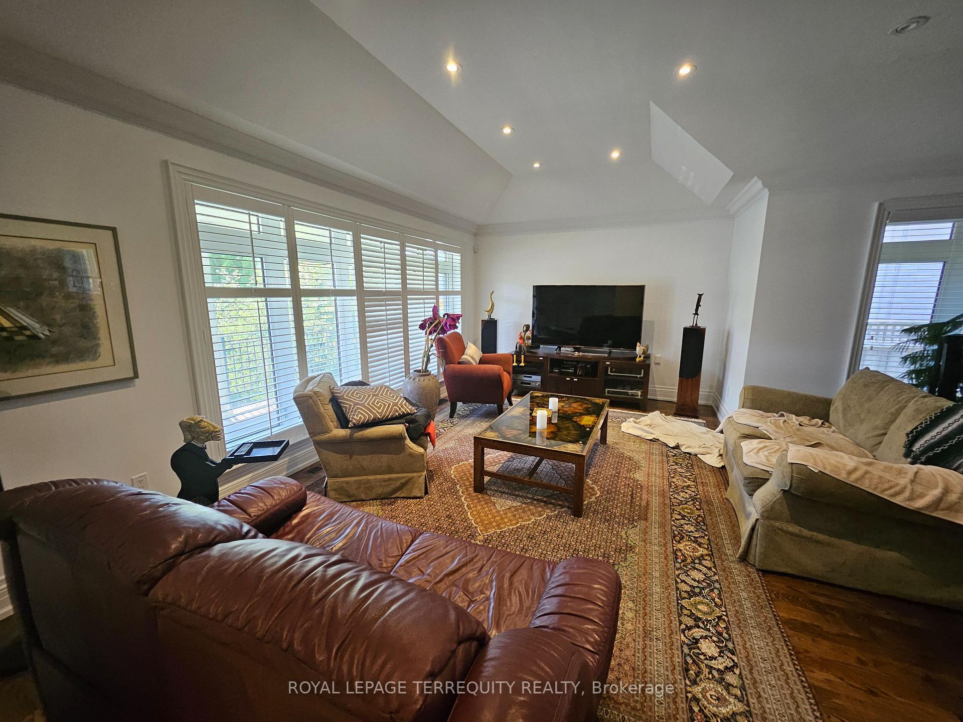 Photo 7 of 148 Viewmount Avenue, Toronto, Englemount-Lawrence — HOMEH