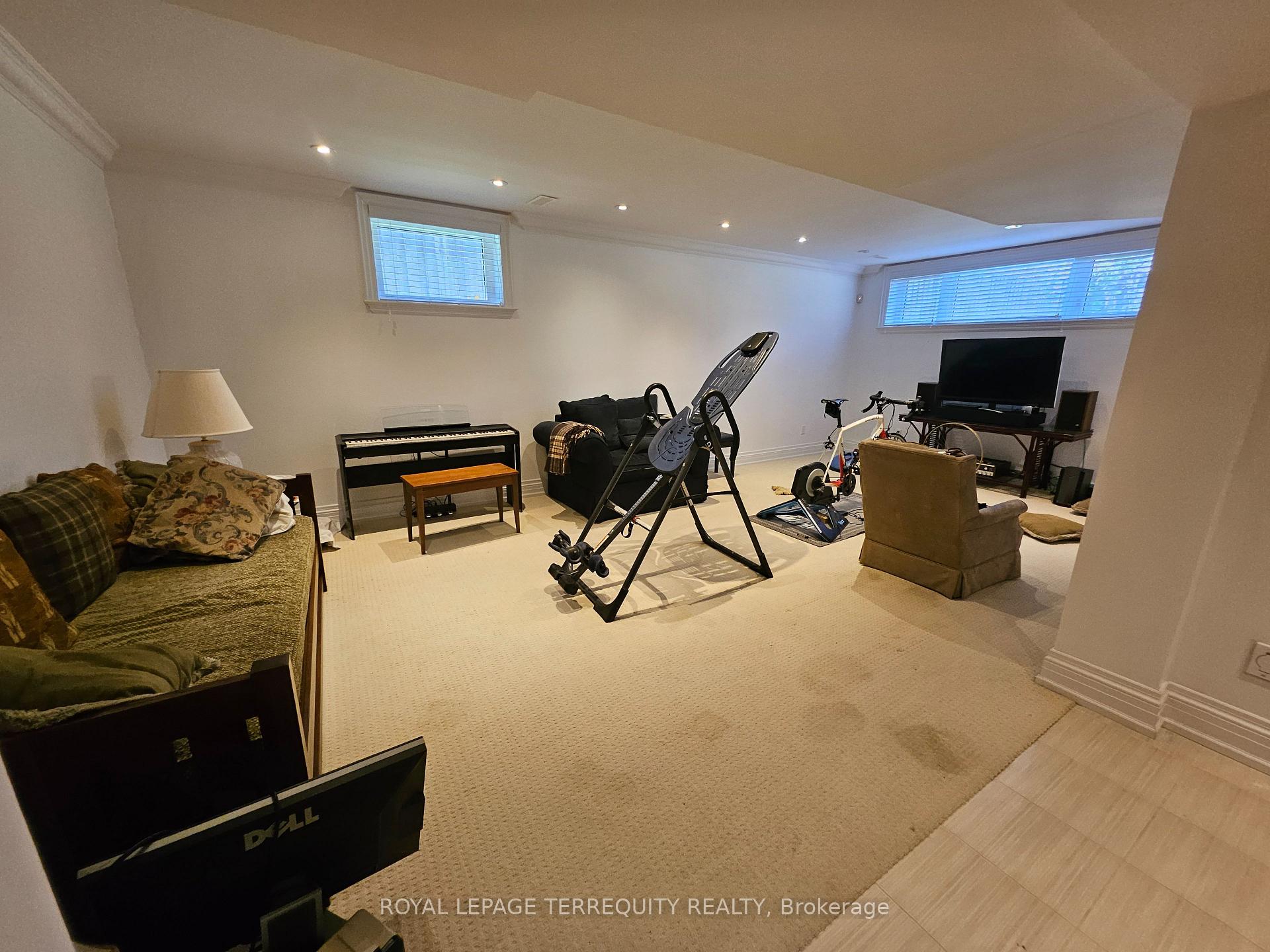 Photo 13 of 148 Viewmount Avenue, Toronto, Englemount-Lawrence — HOMEH
