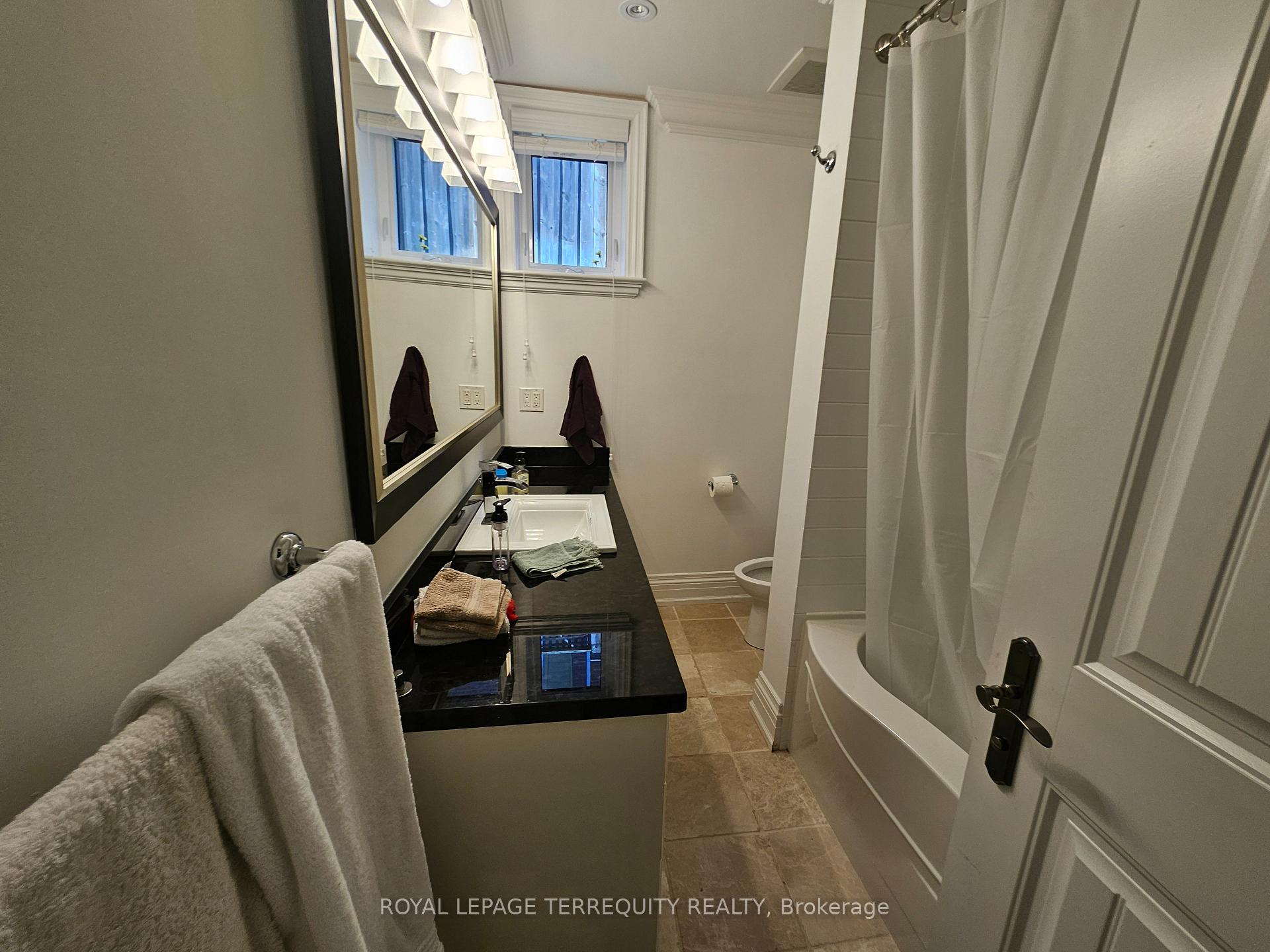 Photo 19 of 148 Viewmount Avenue, Toronto, Englemount-Lawrence — HOMEH