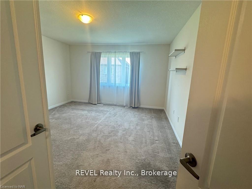Photo 15 of 10 Vaughn Drive, Thorold, Hurricane/Merrittville — HOMEH