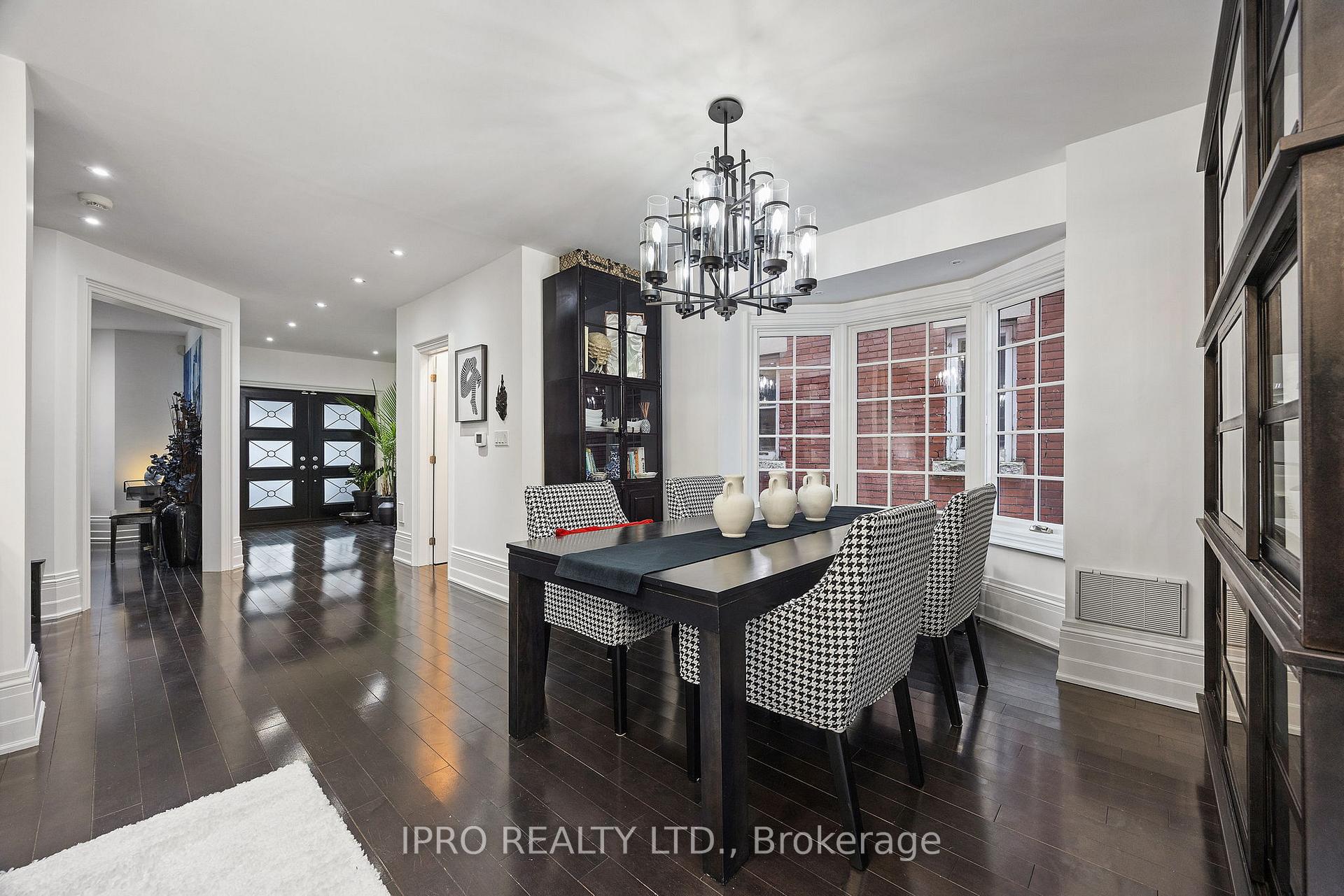 Photo 11 of 20 Fairview Boulevard, Toronto, North Riverdale — HOMEH