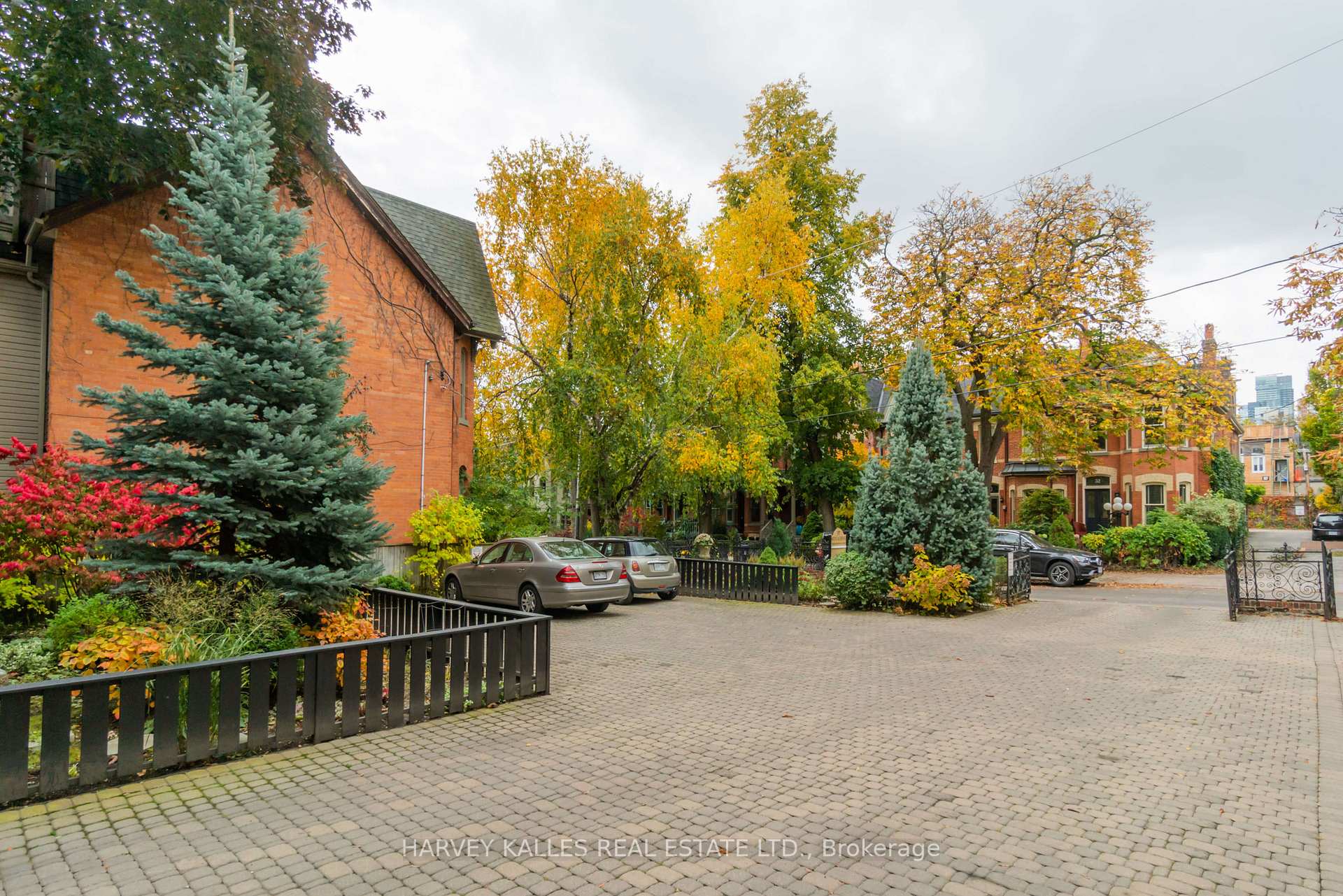 Photo 5 of Unit 5, 37 Metcalfe Street, Toronto, Cabbagetown-South St. James Town — HOMEH