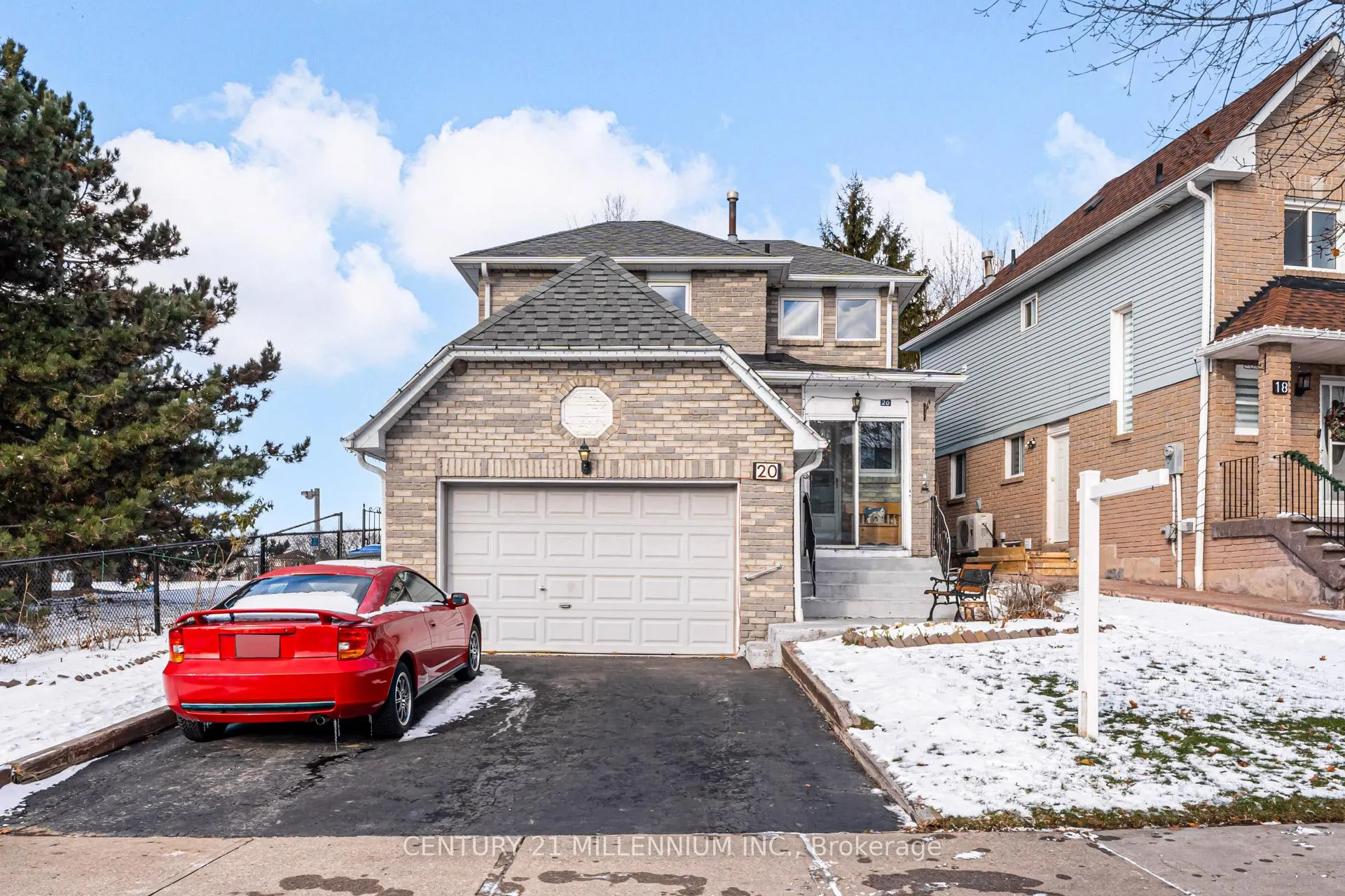 Photo 2 of 20 Peelton Heights Road, Brampton, Brampton South — HOMEH