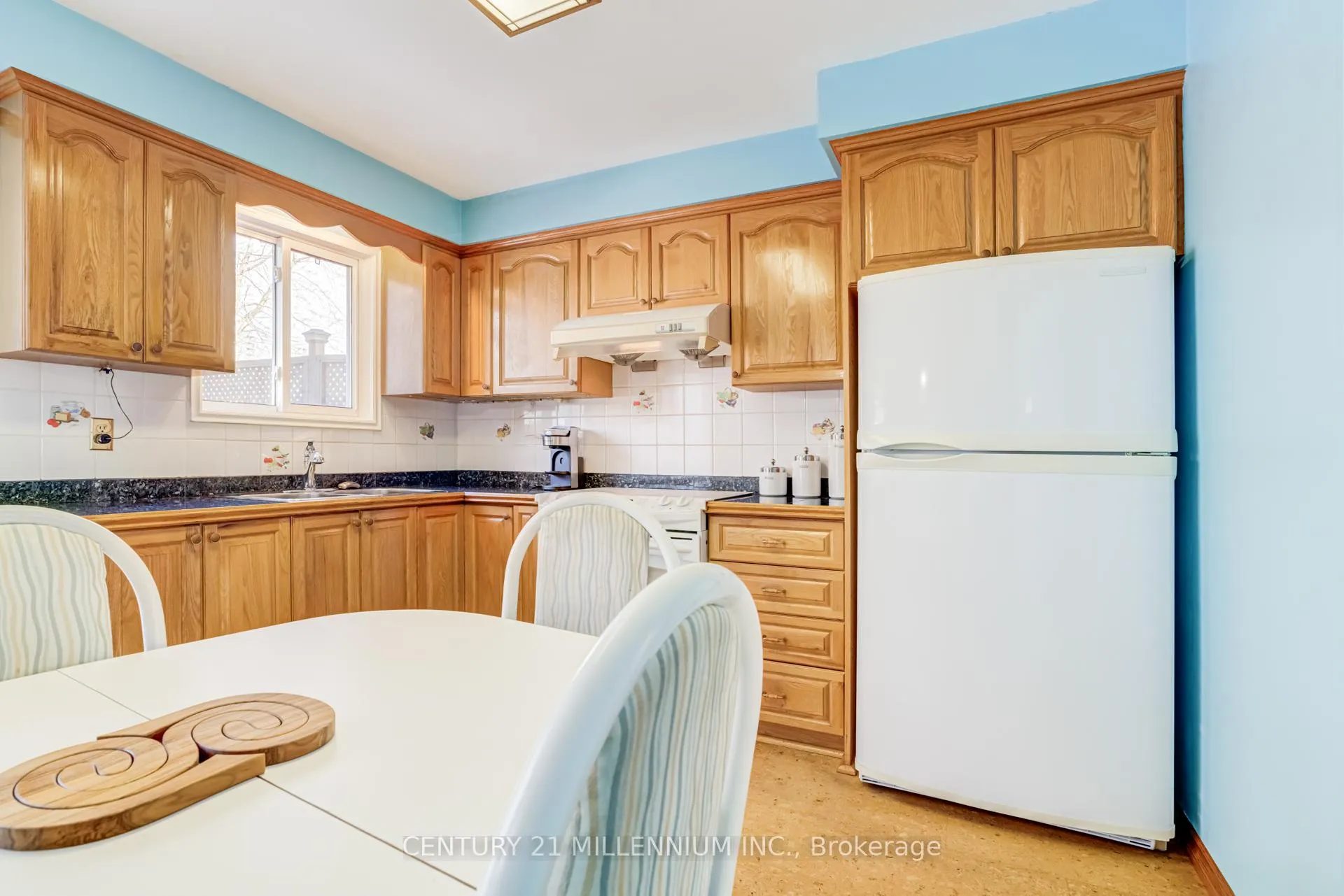 Photo 9 of 20 Peelton Heights Road, Brampton, Brampton South — HOMEH