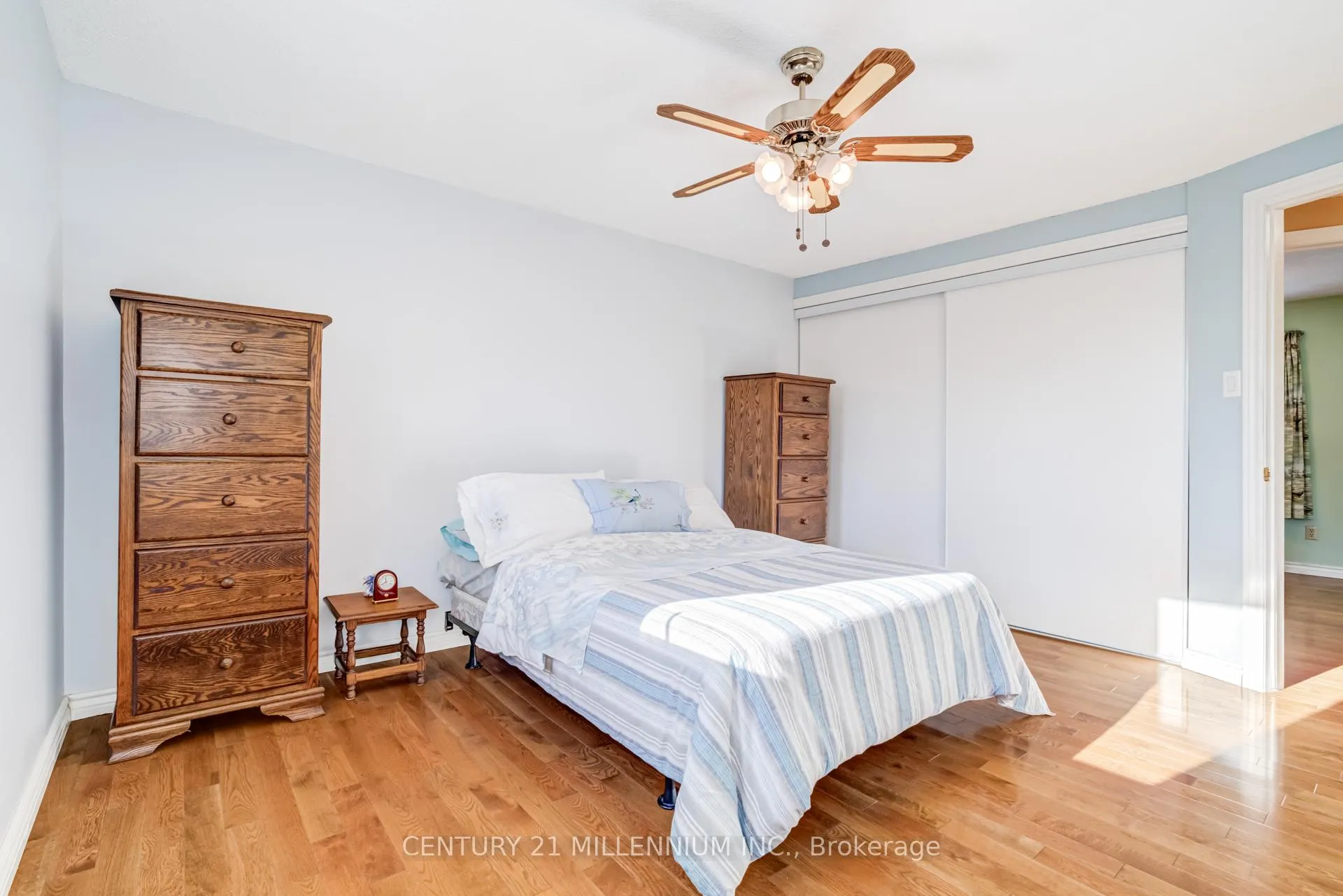 Photo 13 of 20 Peelton Heights Road, Brampton, Brampton South — HOMEH