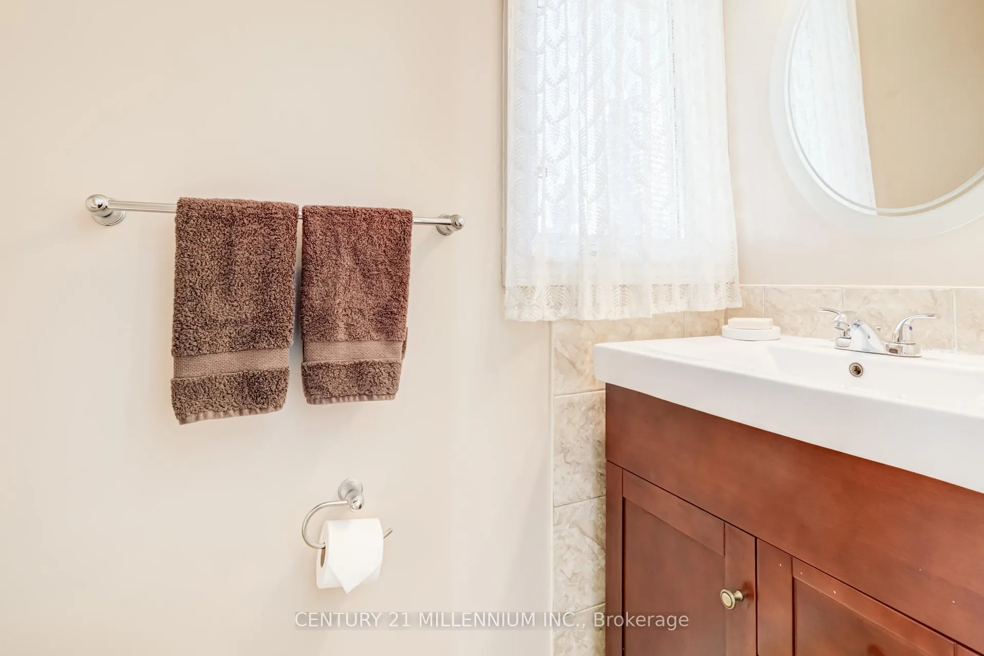 Photo 14 of 20 Peelton Heights Road, Brampton, Brampton South — HOMEH