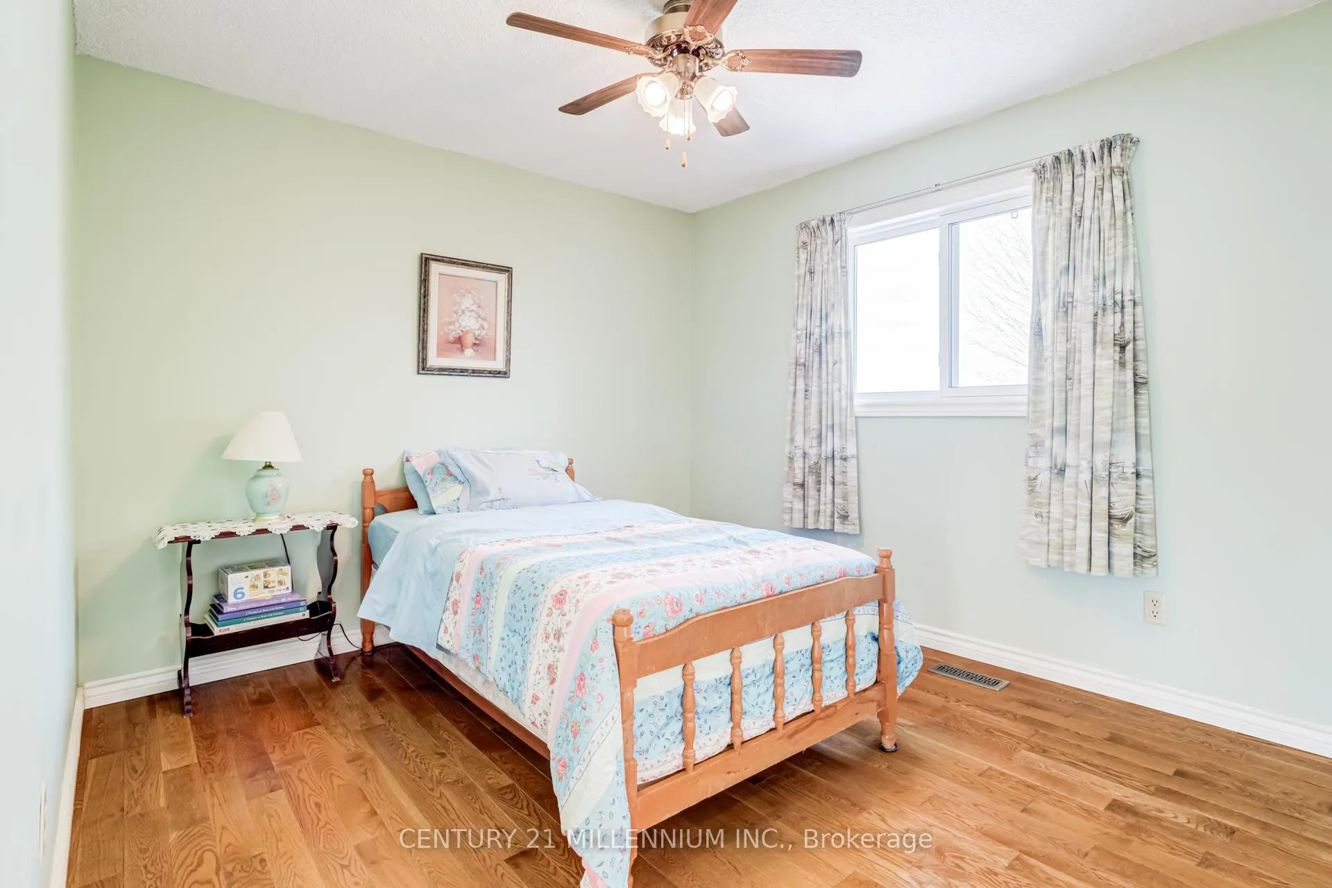 Photo 15 of 20 Peelton Heights Road, Brampton, Brampton South — HOMEH