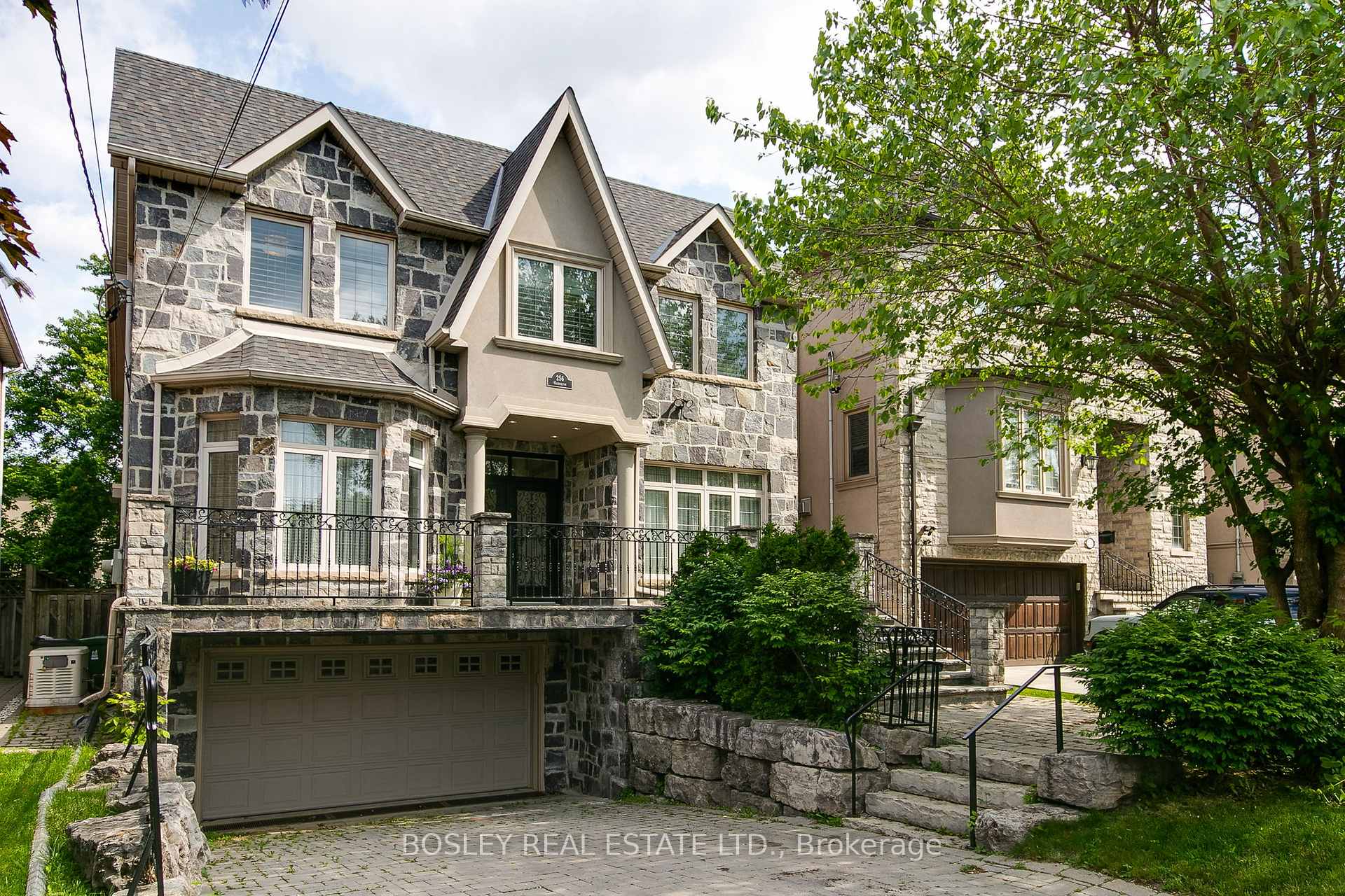Photo 4 of 256 Haddington Avenue, Toronto, Bedford Park-Nortown — HOMEH
