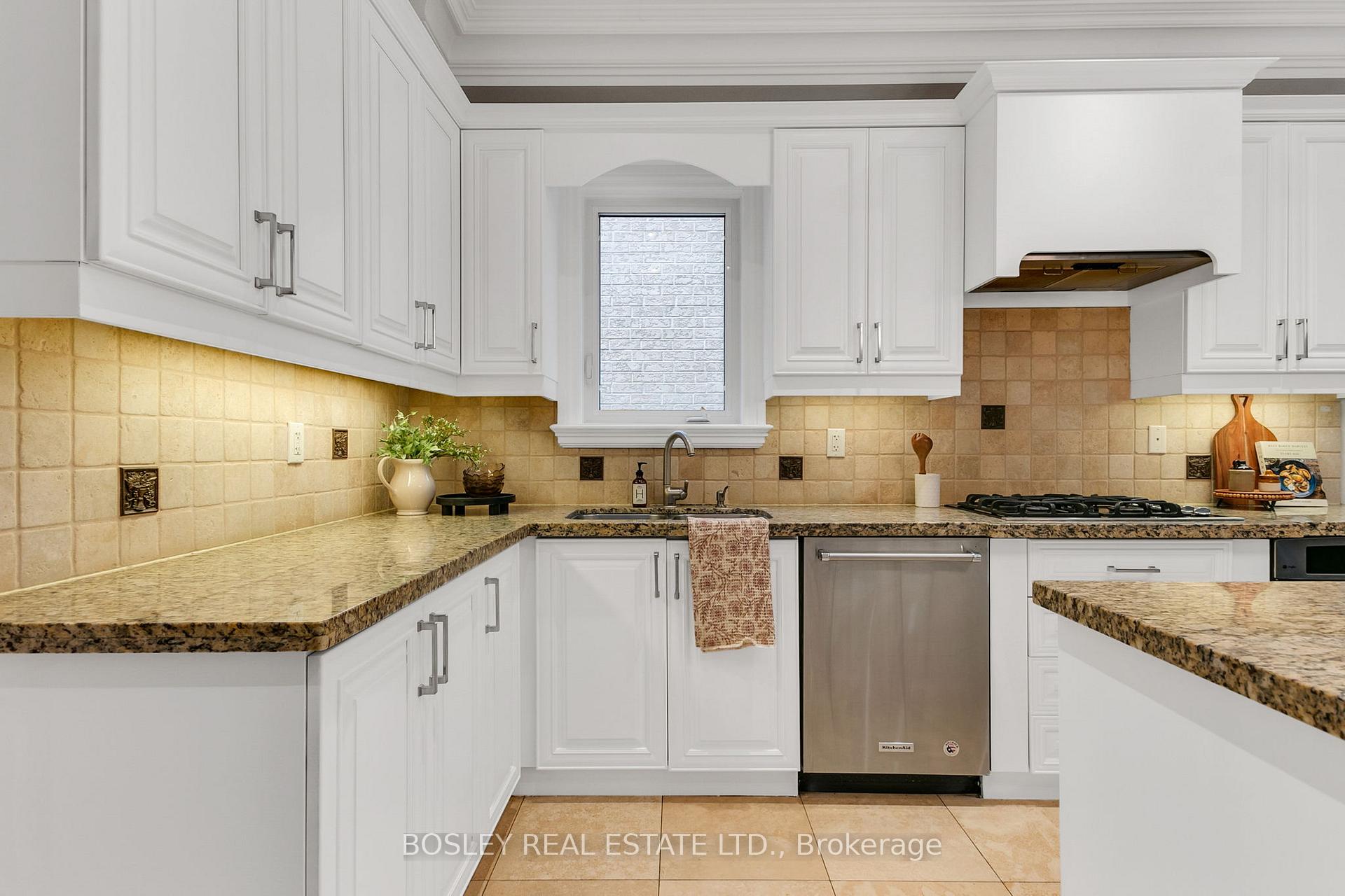 Photo 24 of 256 Haddington Avenue, Toronto, Bedford Park-Nortown — HOMEH