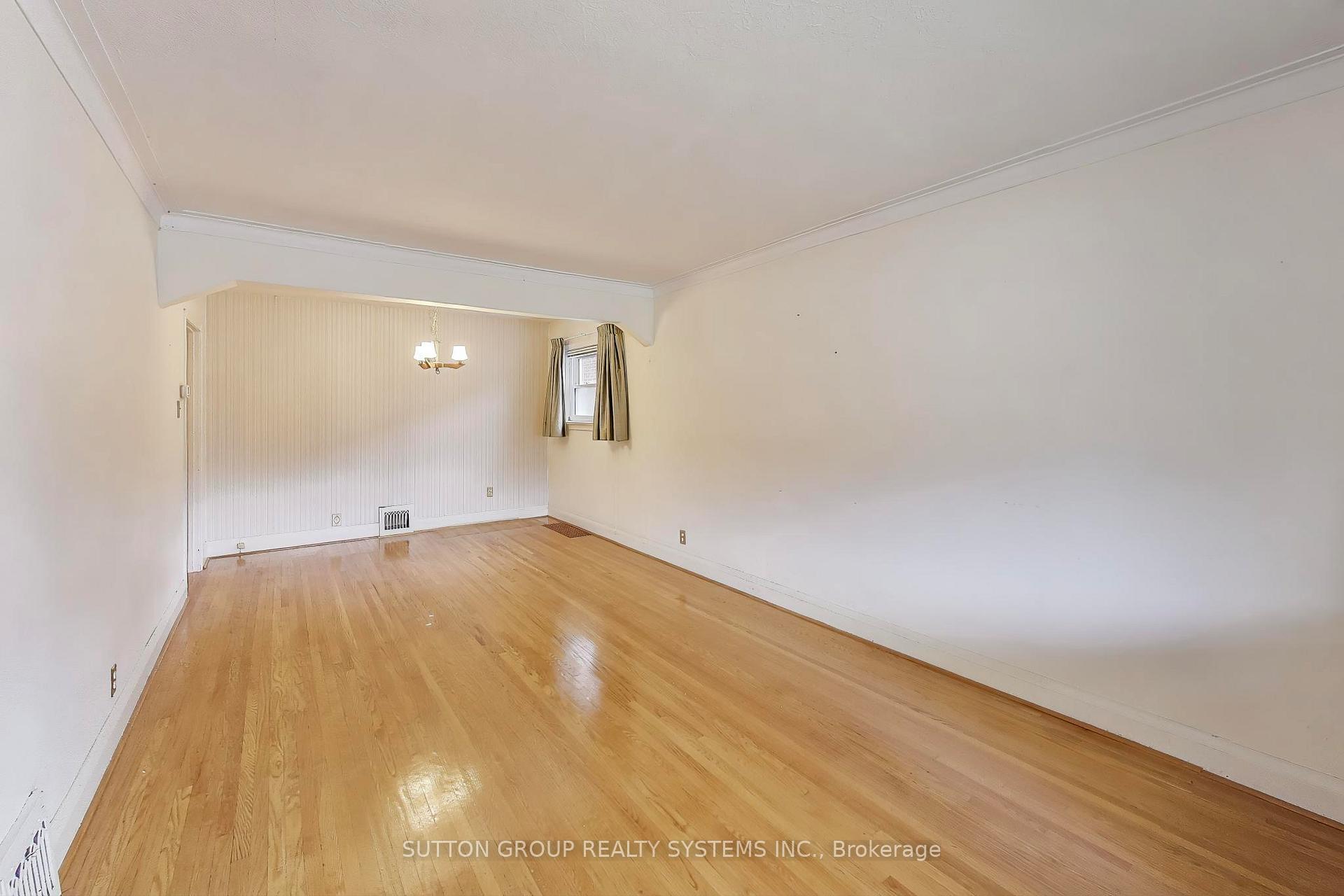 Photo 5 of 31 Doris Drive, Toronto, O'Connor-Parkview — HOMEH