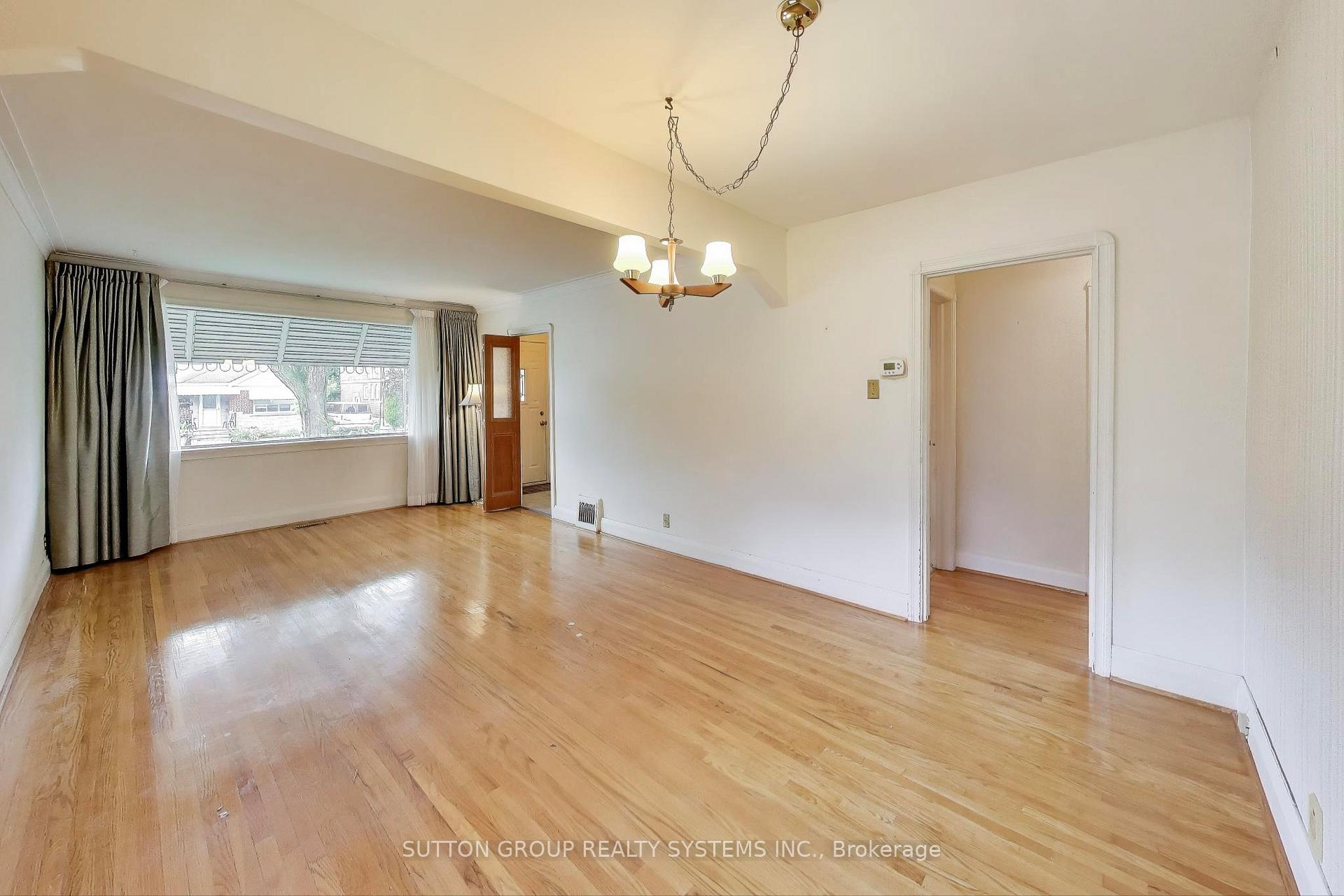 Photo 6 of 31 Doris Drive, Toronto, O'Connor-Parkview — HOMEH