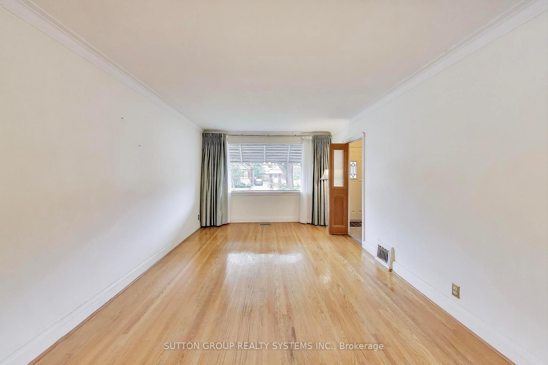 Photo 8 of 31 Doris Drive, Toronto, O'Connor-Parkview — HOMEH