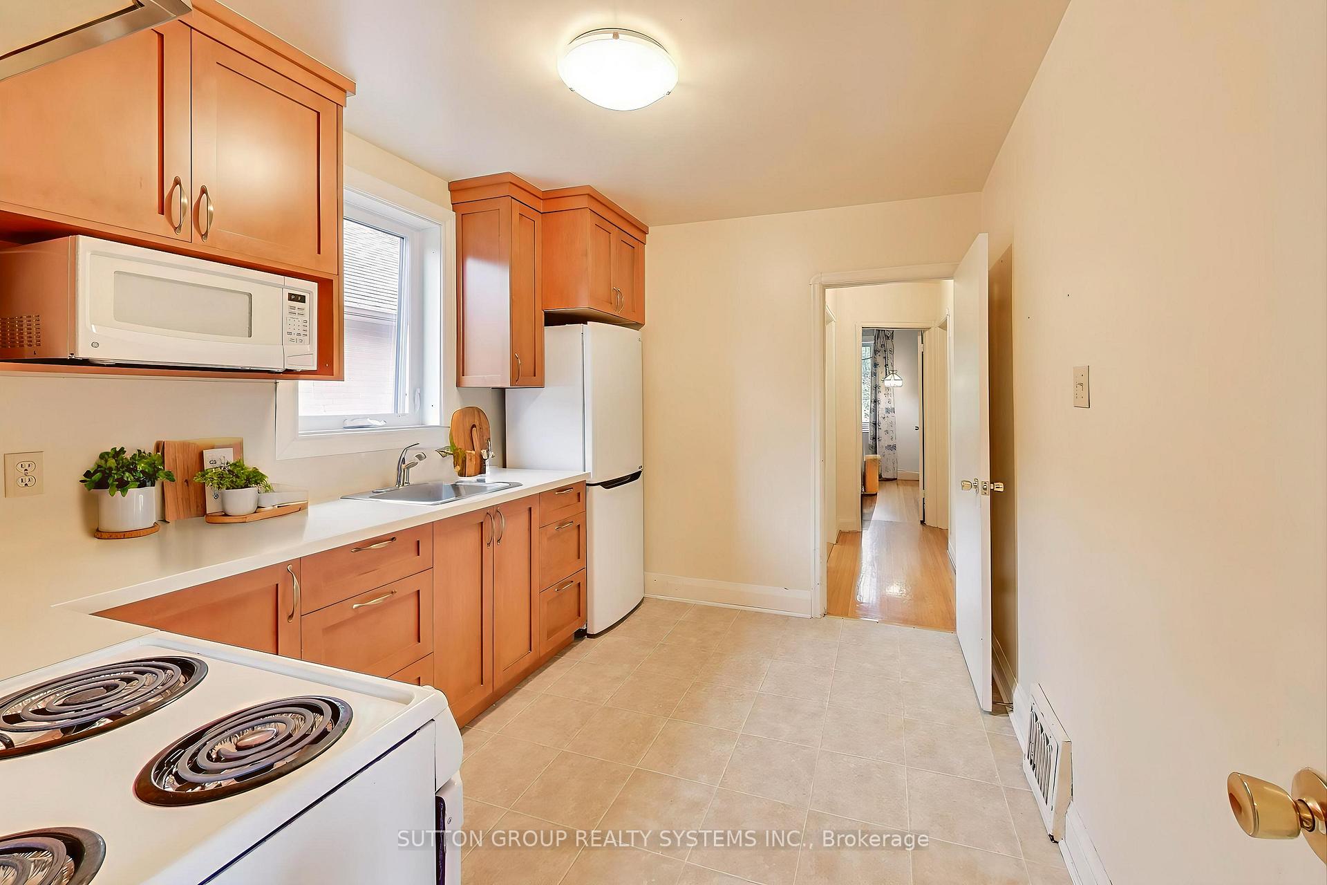 Photo 9 of 31 Doris Drive, Toronto, O'Connor-Parkview — HOMEH