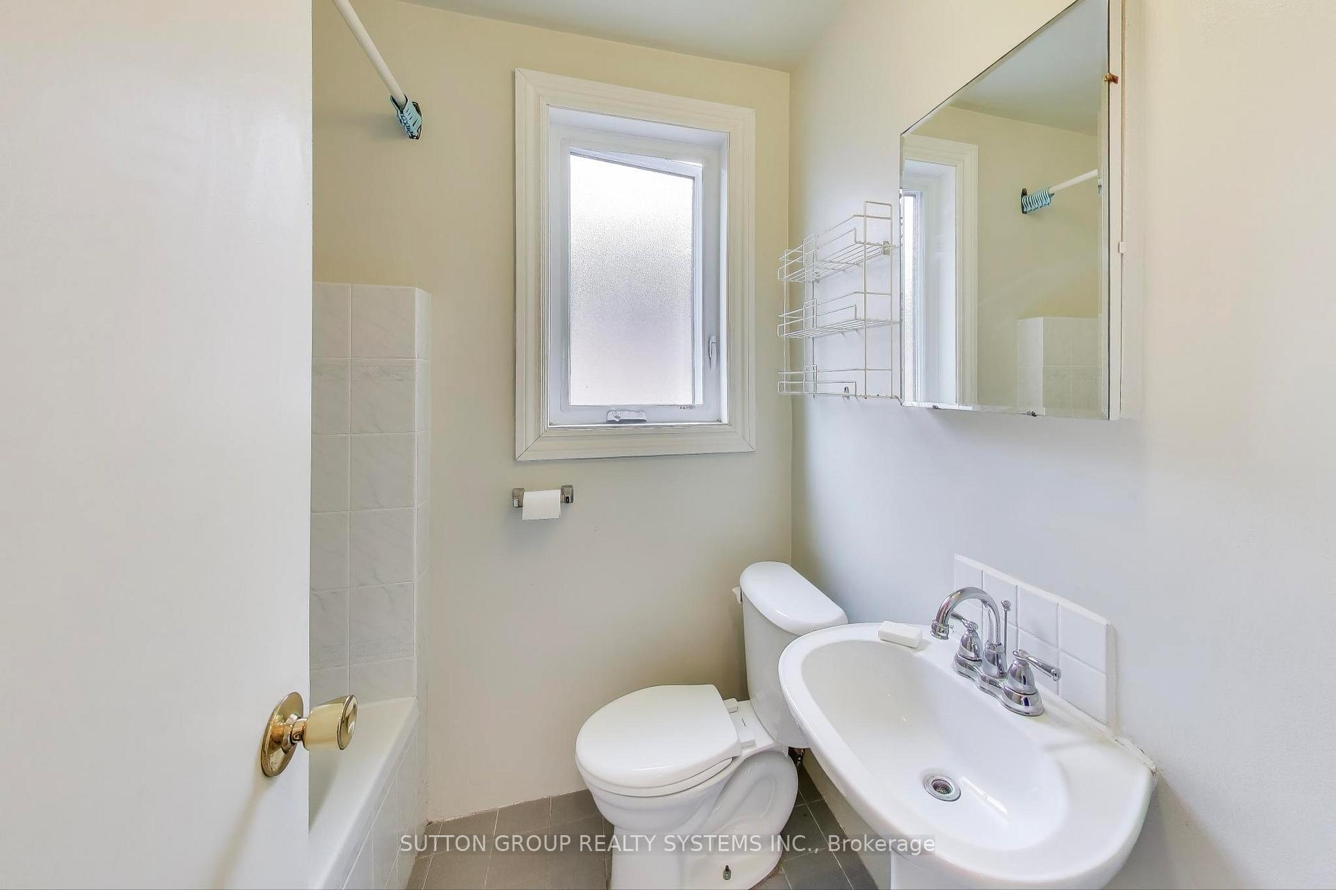 Photo 17 of 31 Doris Drive, Toronto, O'Connor-Parkview — HOMEH