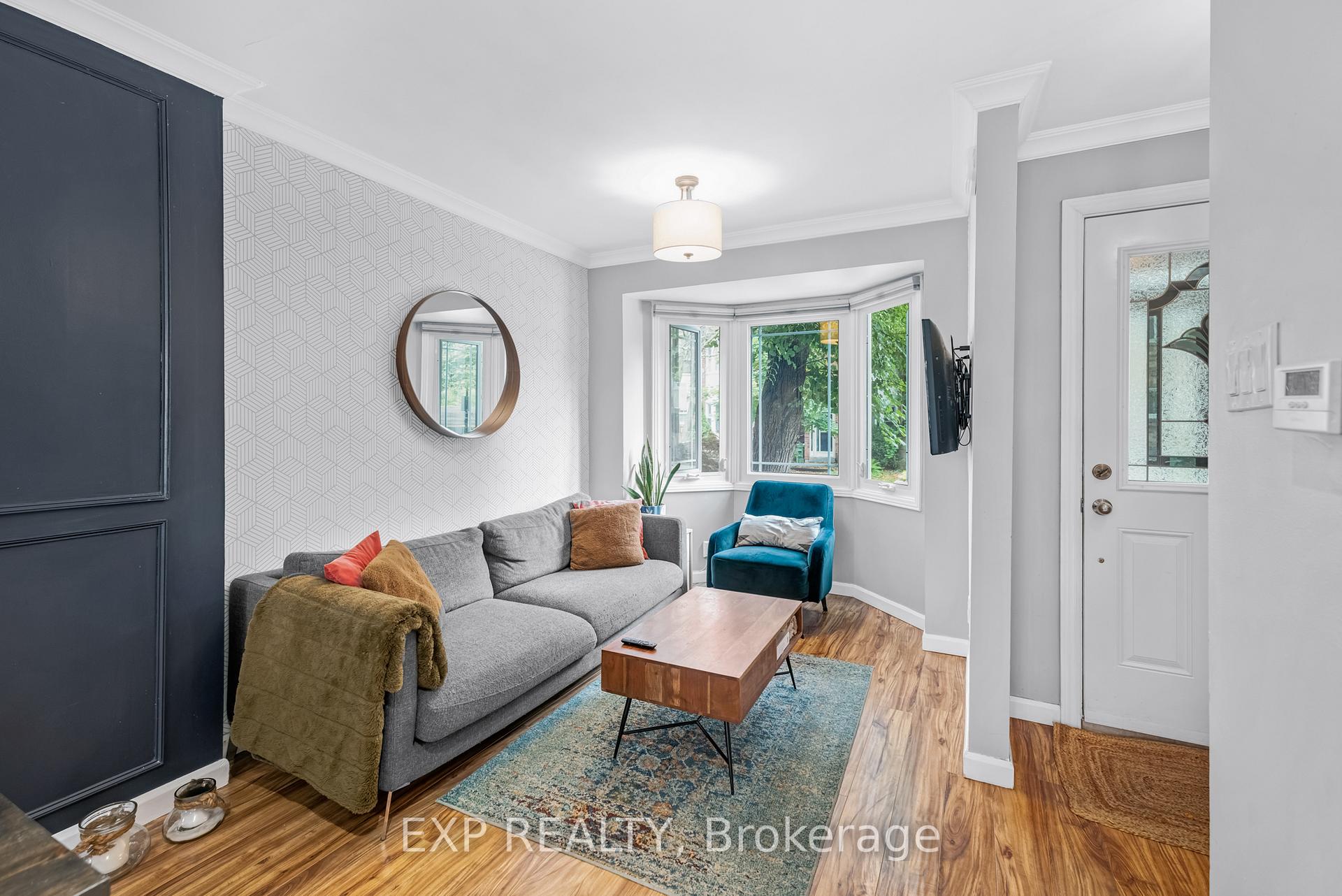 Photo 4 of 14 Lount Street, Toronto, Greenwood-Coxwell — HOMEH