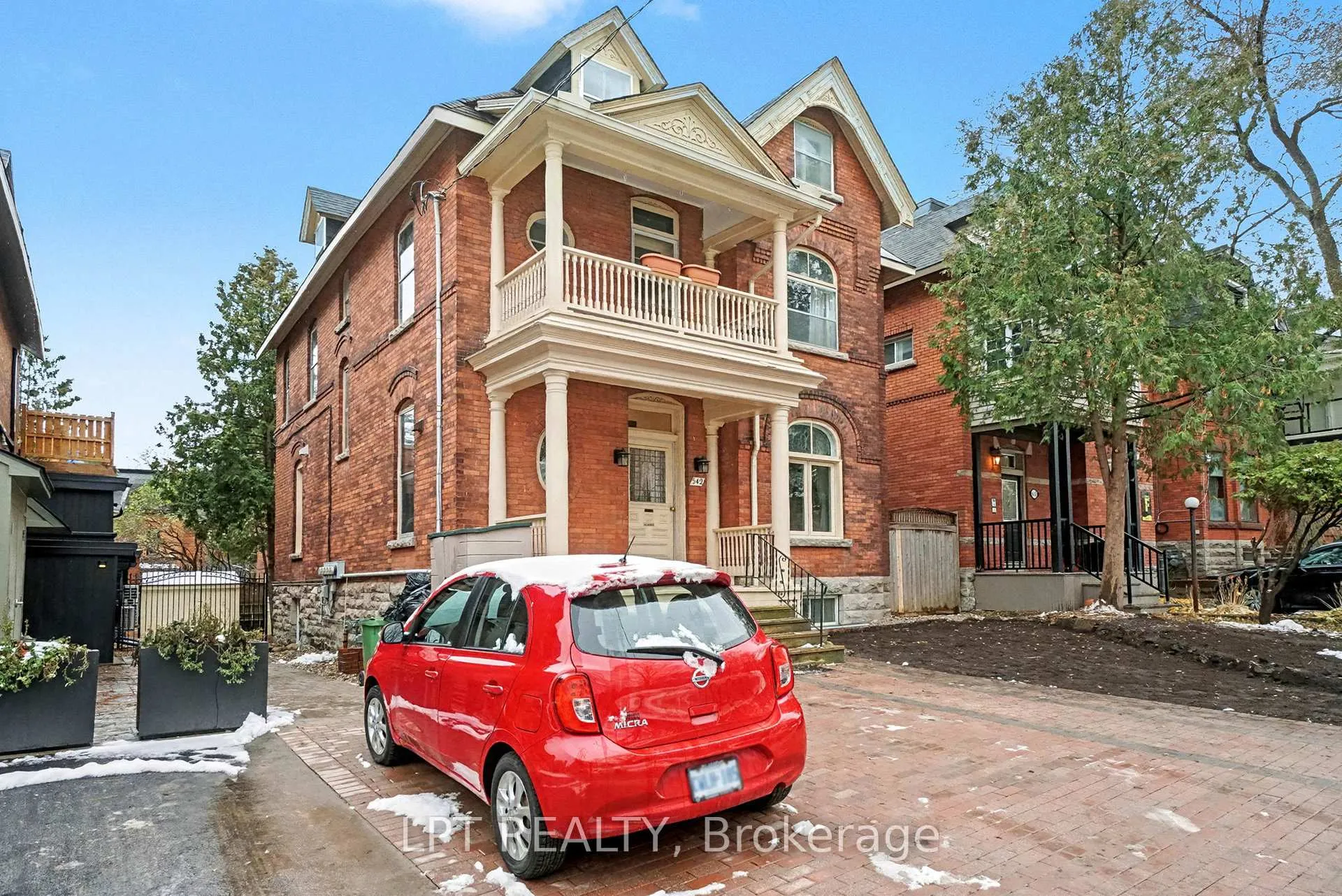 Photo 2 of 542 Maclaren Street, Ottawa, Ottawa Centre — HOMEH