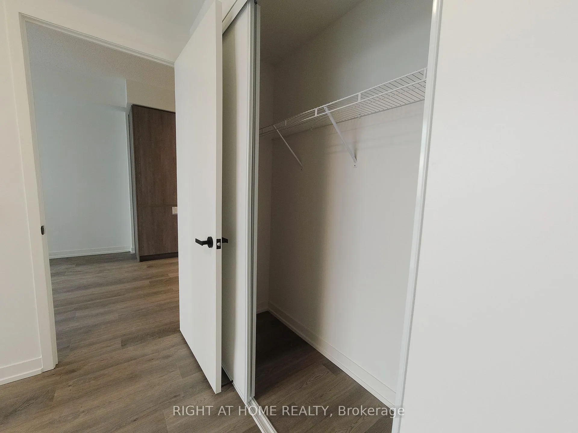 Photo 7 of Unit 3910, 8 Interchange Way, Vaughan, Vaughan Corporate Centre — HOMEH
