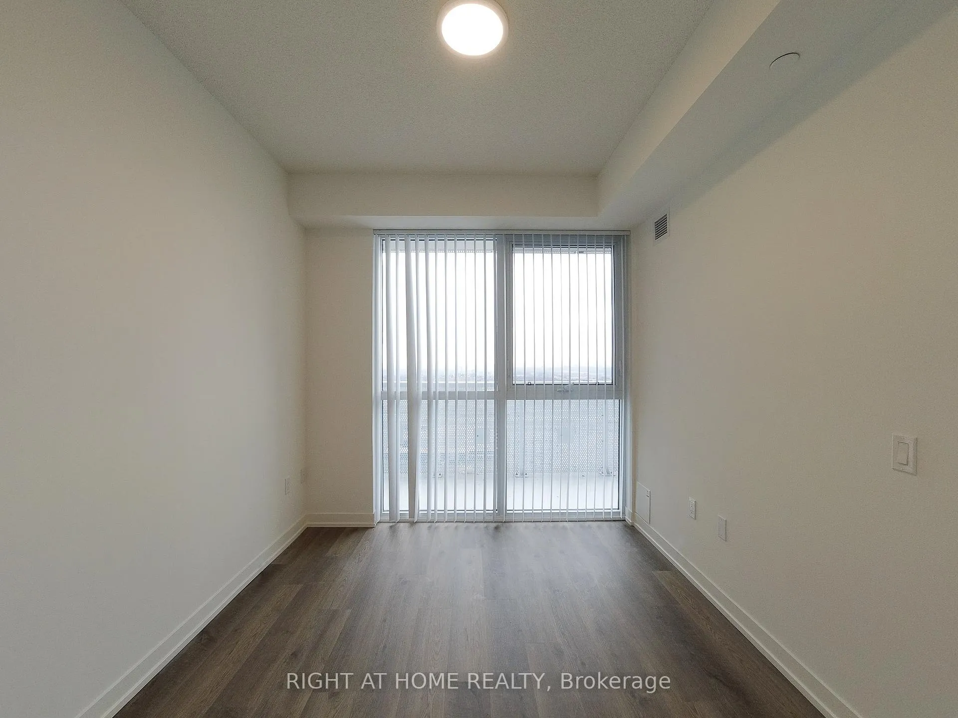 Photo 8 of Unit 3910, 8 Interchange Way, Vaughan, Vaughan Corporate Centre — HOMEH