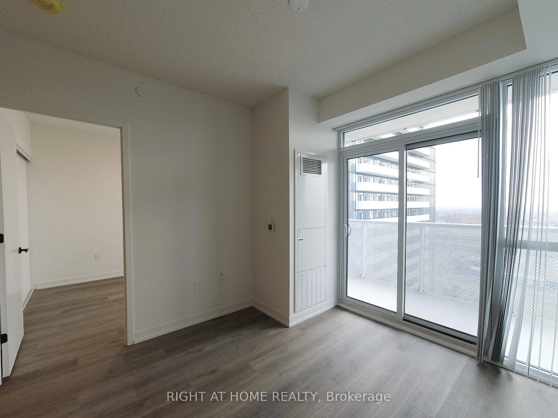 Photo 14 of Unit 3910, 8 Interchange Way, Vaughan, Vaughan Corporate Centre — HOMEH