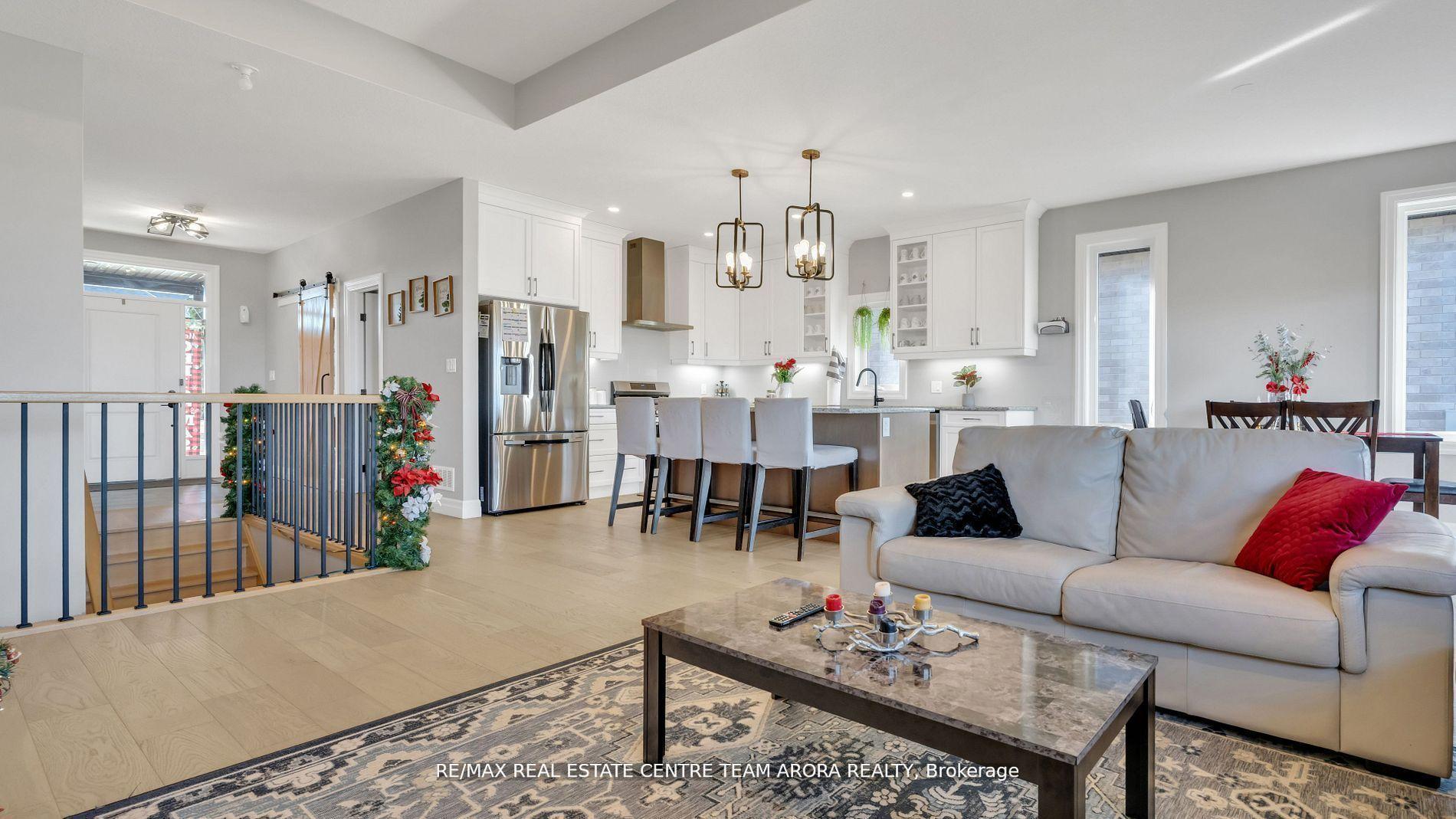 Photo 4 of 177 Collins Way, Strathroy-Caradoc, SE — HOMEH