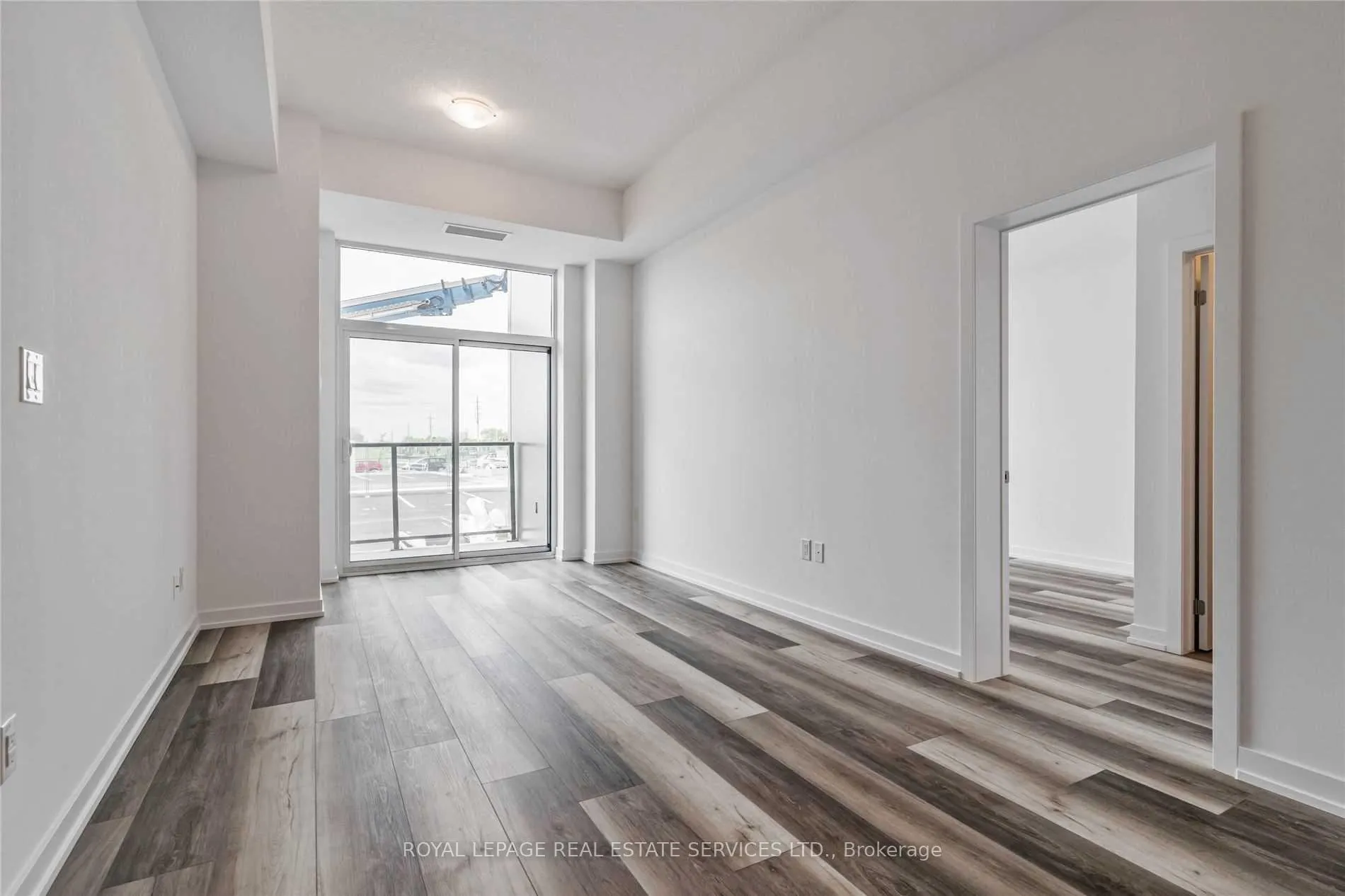 Photo 4 of Unit 122, 450 Dundas Street E, Hamilton, Waterdown — HOMEH