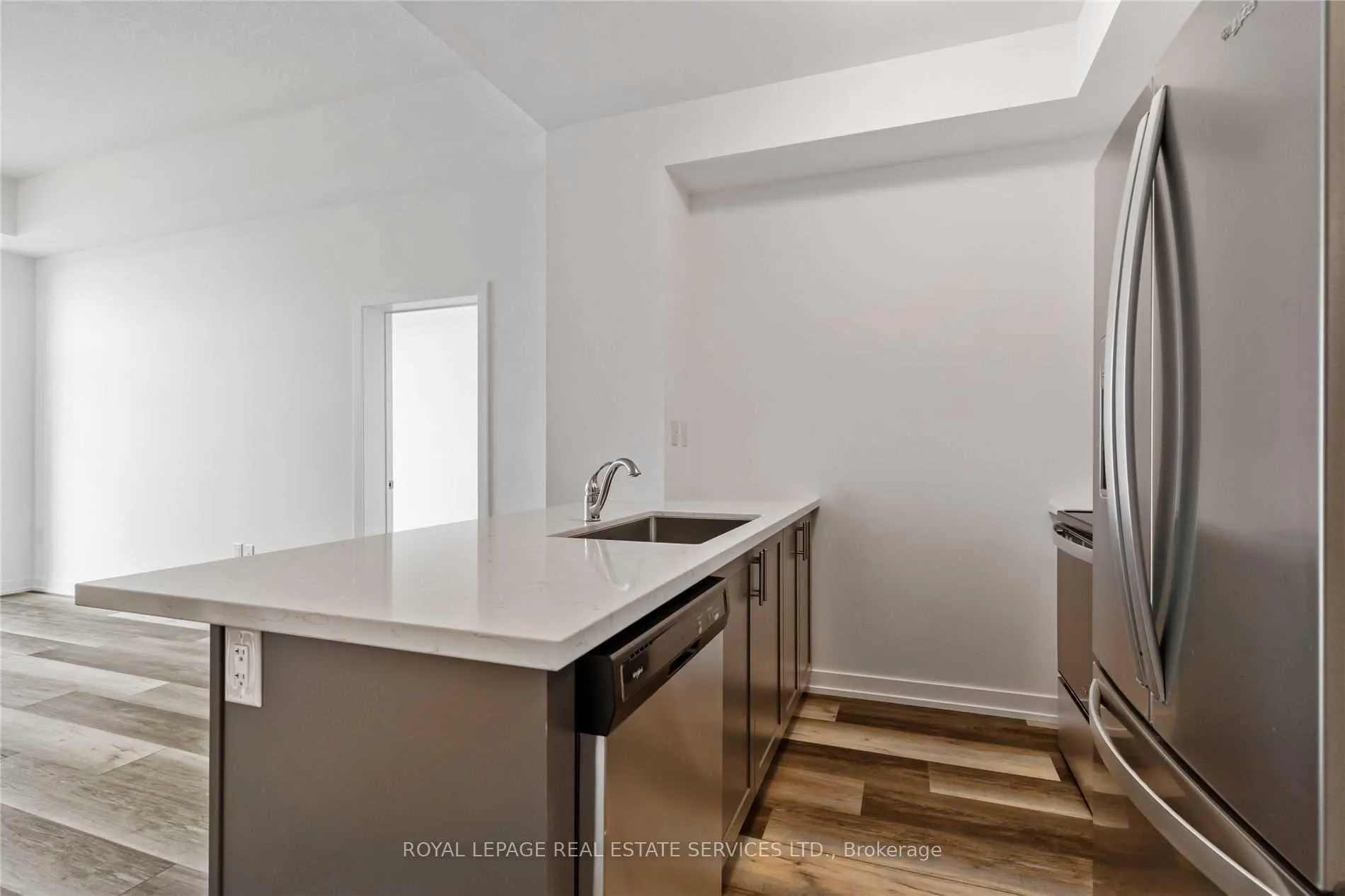 Photo 7 of Unit 122, 450 Dundas Street E, Hamilton, Waterdown — HOMEH