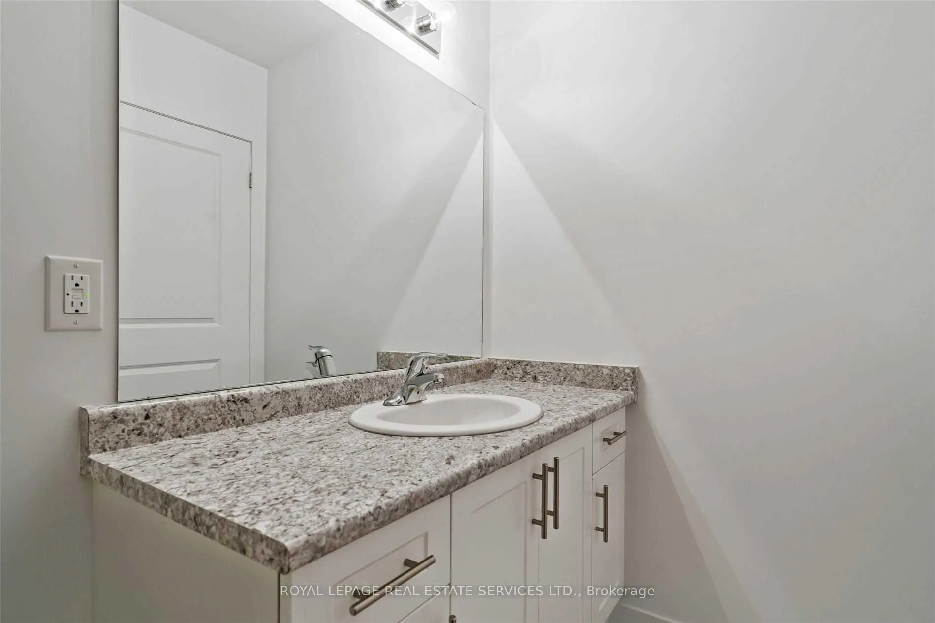 Photo 13 of Unit 122, 450 Dundas Street E, Hamilton, Waterdown — HOMEH