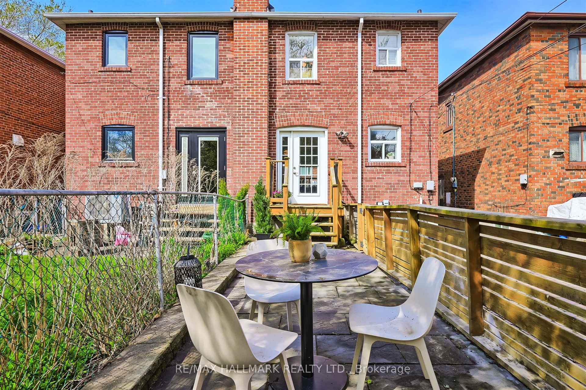 Photo 4 of 41 Hertle Avenue, Toronto, Greenwood-Coxwell — HOMEH