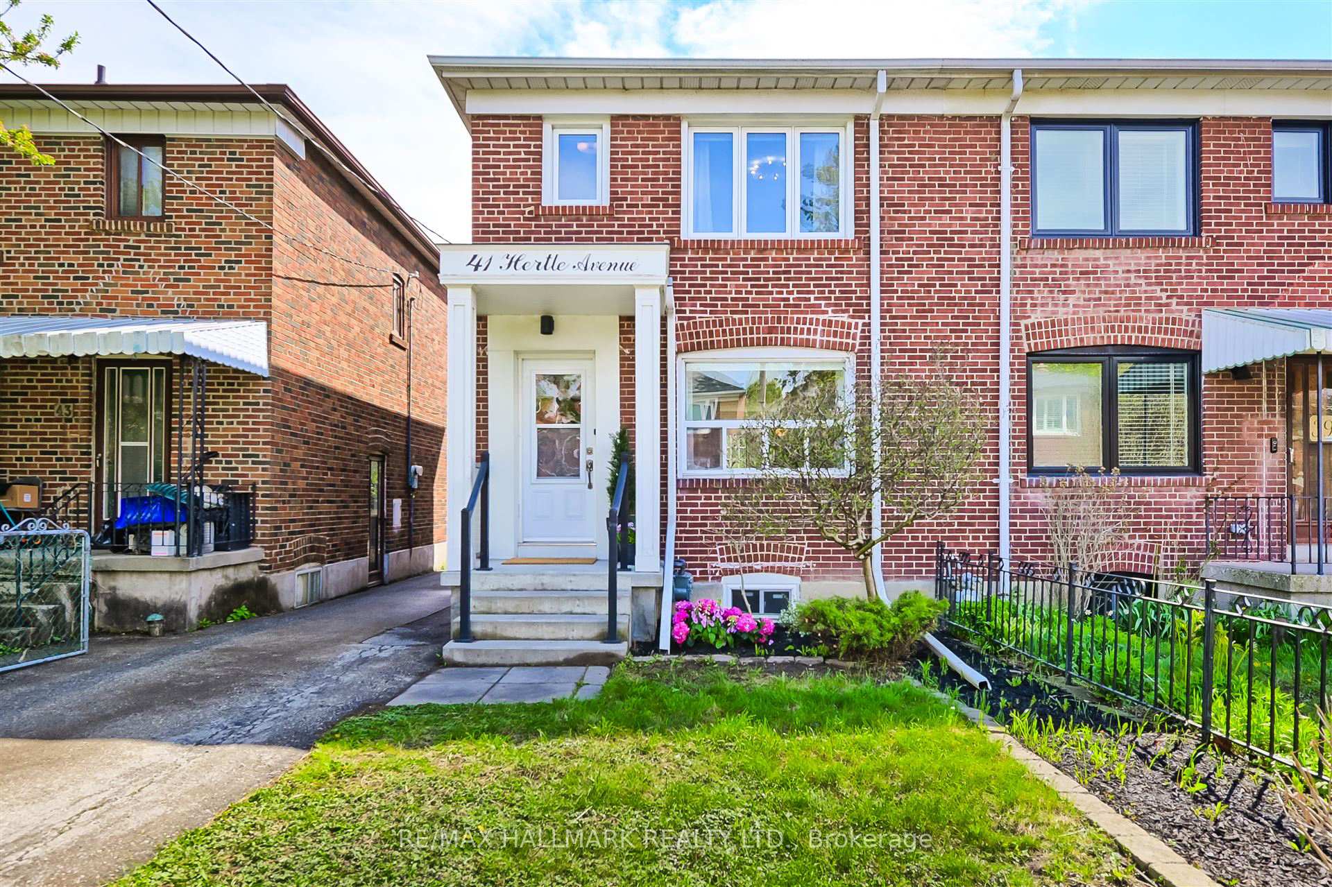 Photo 7 of 41 Hertle Avenue, Toronto, Greenwood-Coxwell — HOMEH