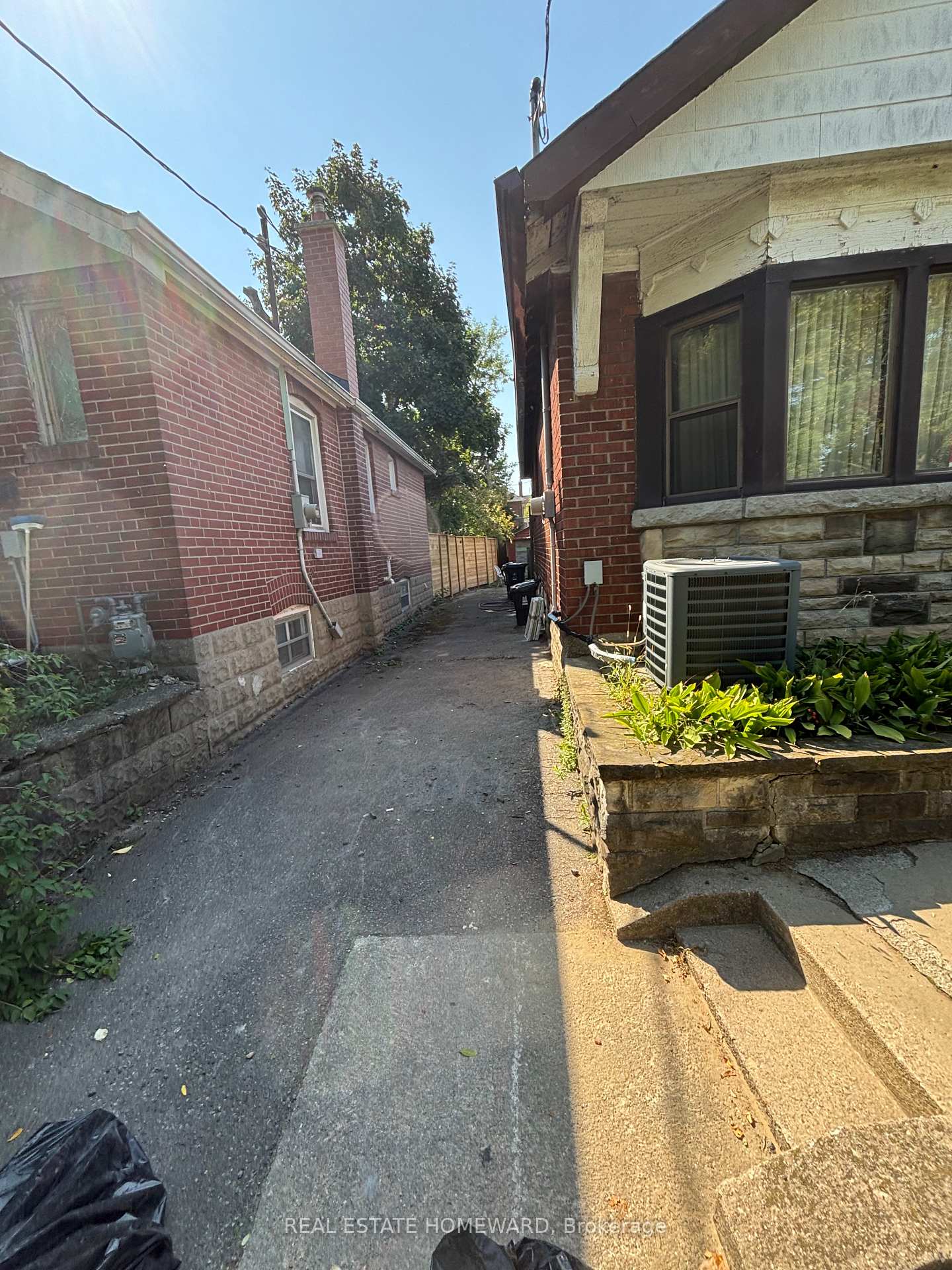 Photo 2 of 12 St Hubert Avenue, Toronto, Danforth Village-East York — HOMEH